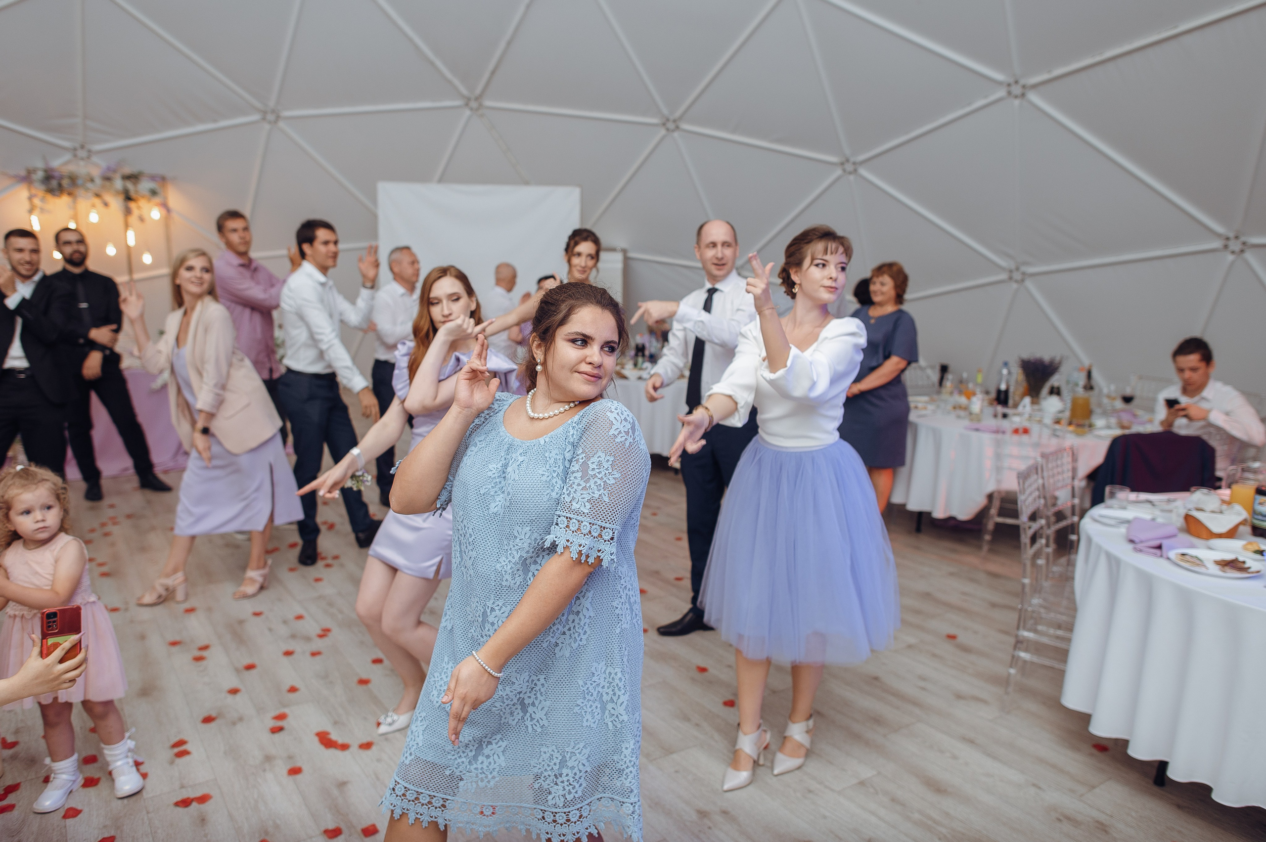 Семейный и дружелюбный свадебный день Людмилы и Сергея. Свадебный фотограф в Ярославле Денис Медоваров