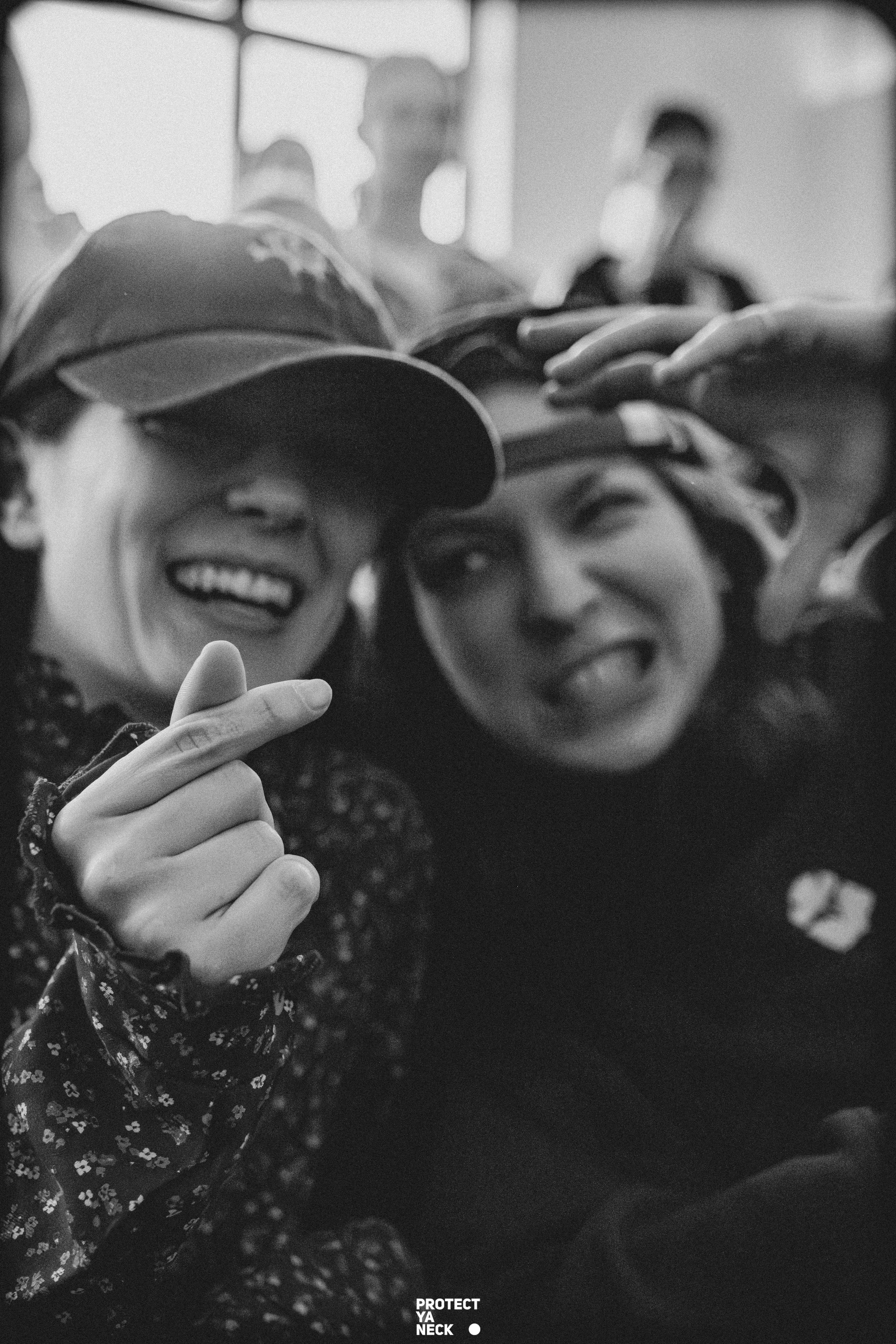 PROTECT YA NECK 22/03 (@youlovebu). Соня бу тебя сфоткала