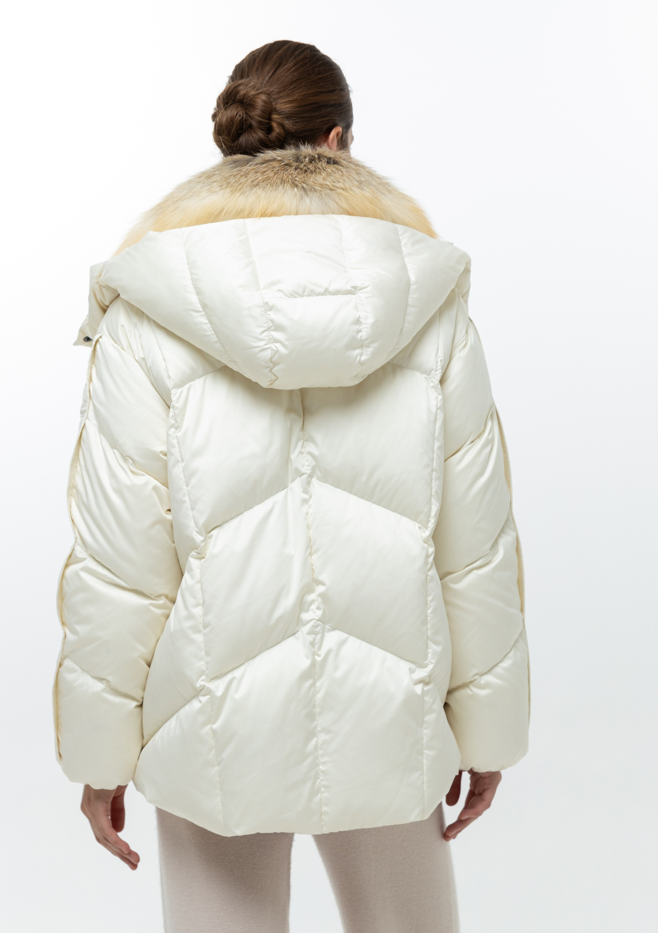 Каталог. Верхняя одежда + трикотаж бренда. 4ч,. Визажист для брендов, Фэшн продюсер Олеся Глушкова