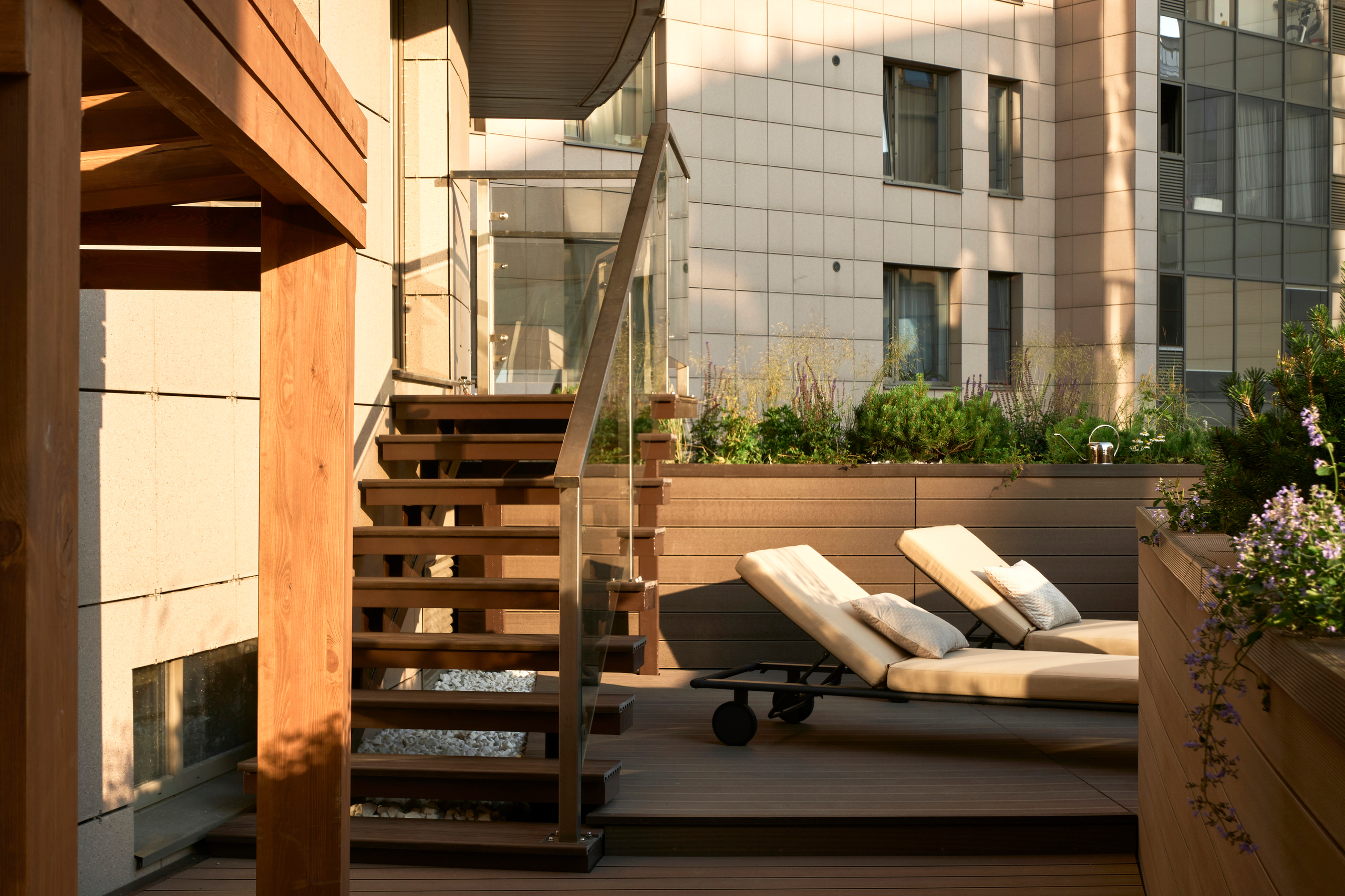 Ландшафтный и интерьерный фотограф Наталья Соловьева. Фотосъемка озеленения террасы в ЖК Монблан для студии Зелен | interioto