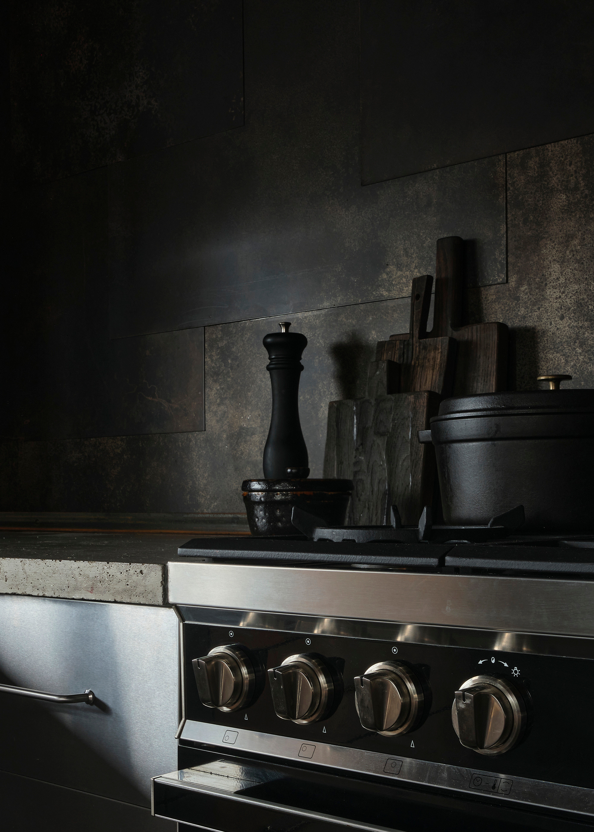 Интерьерный фотограф Наталья Соловьева. Фотосъемка черного дома Оксаны Пак в Подмосковье | interioto