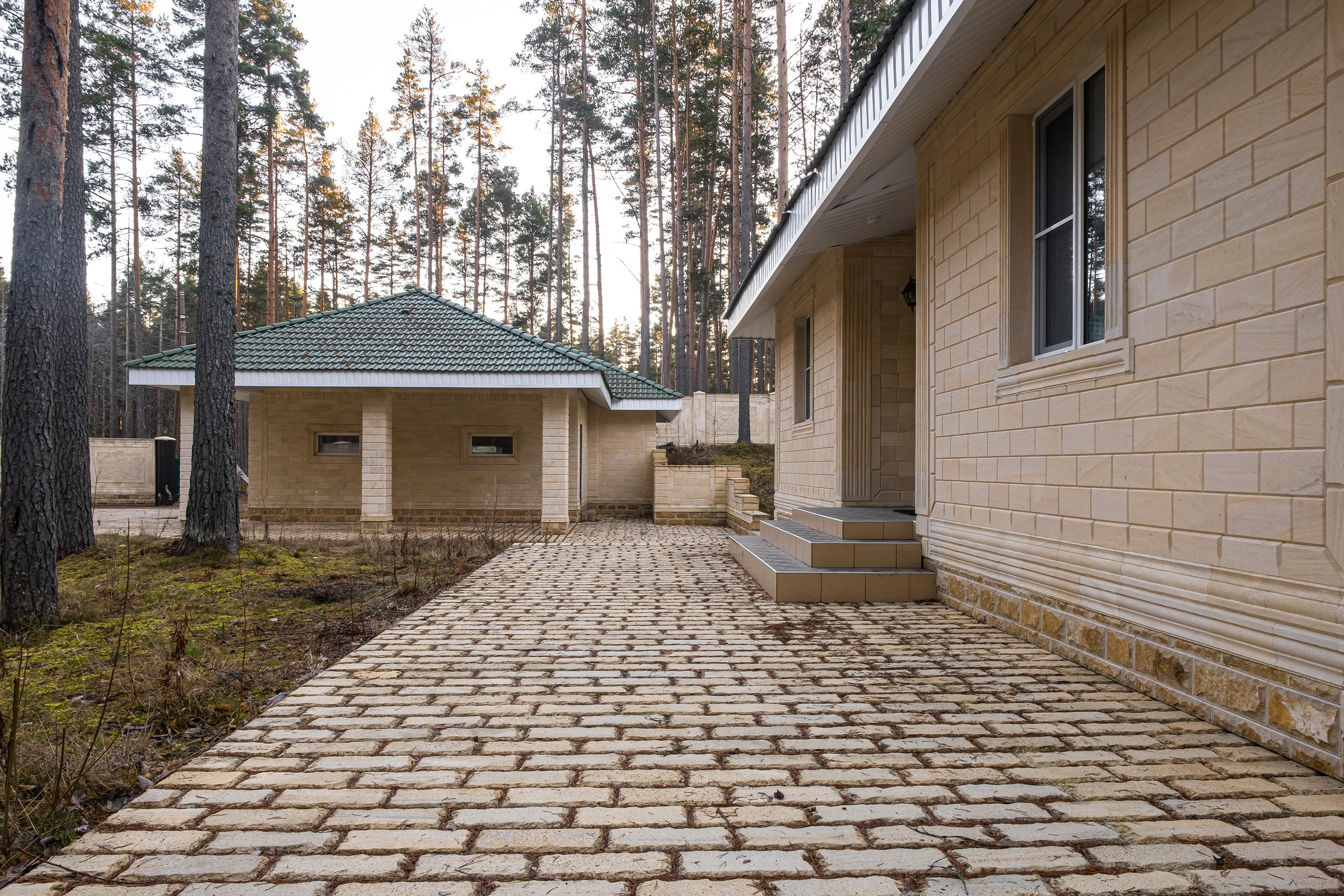 Интерьерный фотограф Наталья Соловьева. Фотосъемка дома на берегу озера для агентства недвижимости antiurban | interioto