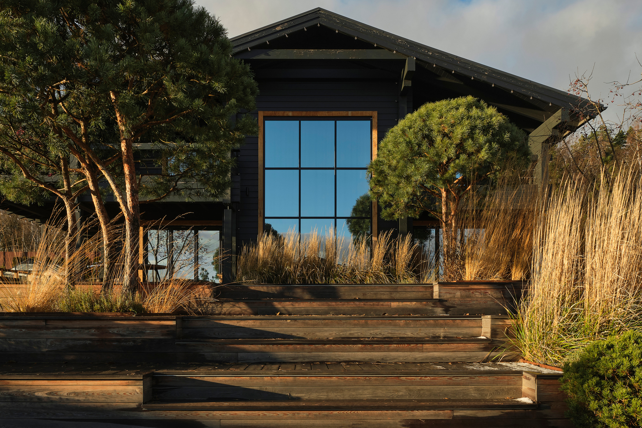 Ландшафтный и интерьерный фотограф Наталья Соловьева. Фотосъемка частного сада Оксаны Пак | interioto