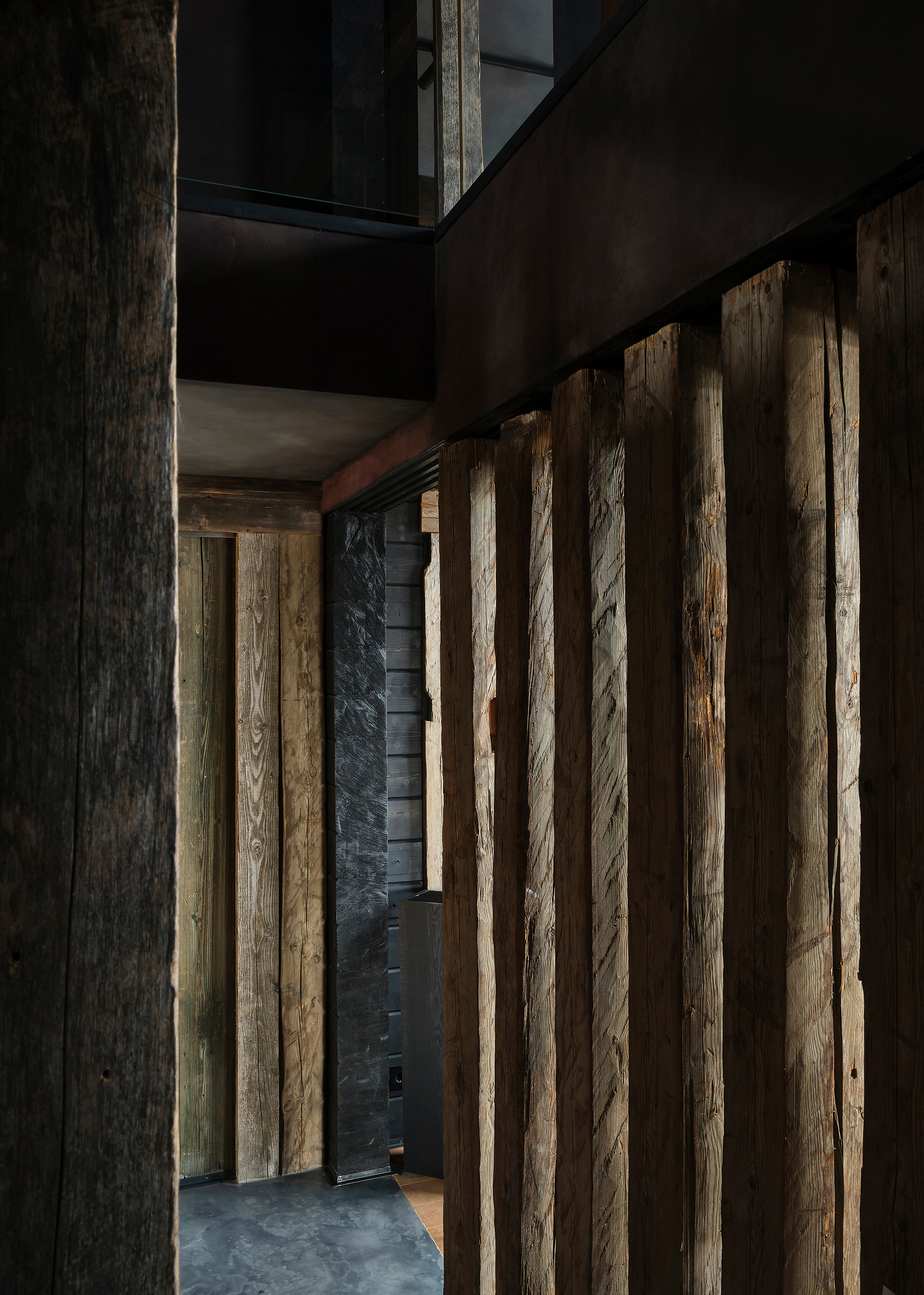 Интерьерный фотограф Наталья Соловьева. Фотосъемка черного дома Оксаны Пак в Подмосковье | interioto