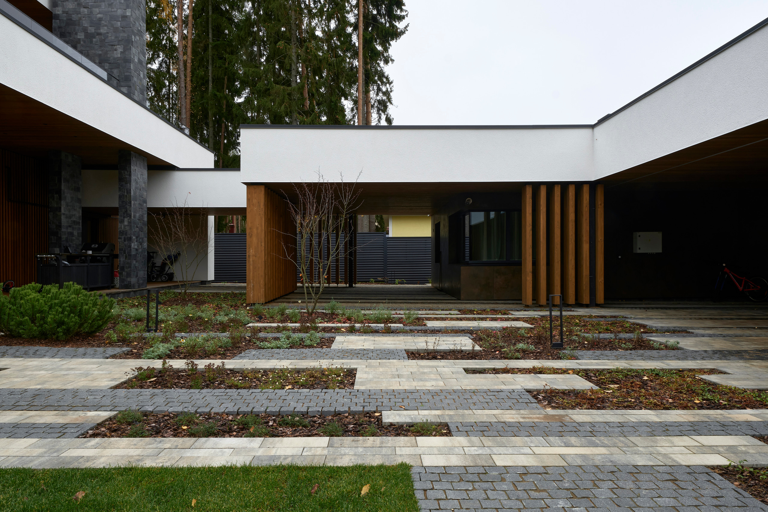 Ландшафтный и интерьерный фотограф Наталья Соловьева. Фотосъемка проекта сада в Курортном районе для ландшафтной студии lburo | interioto