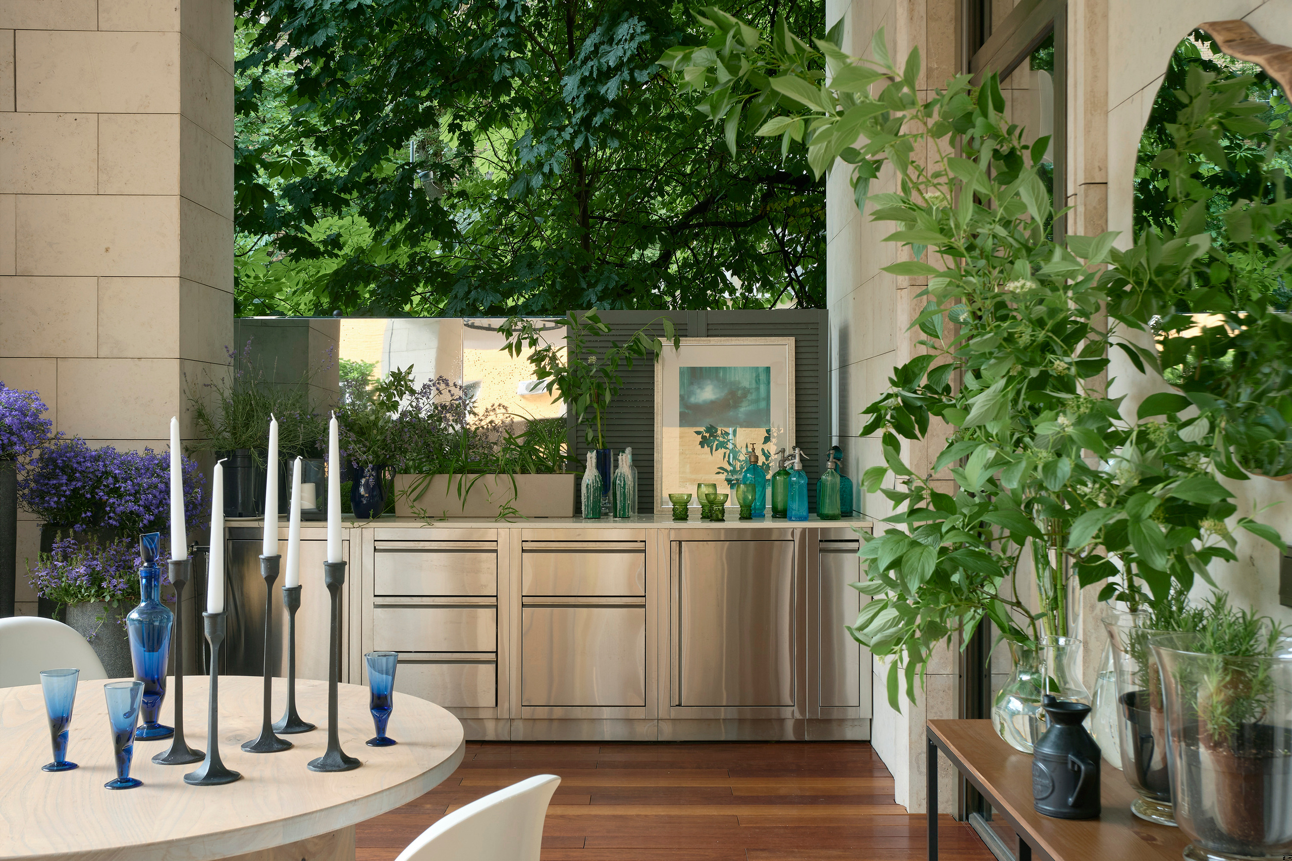 Ландшафтный и интерьерный фотограф Наталья Соловьева. Фотосъемка частного сада в центре Москвы | interioto