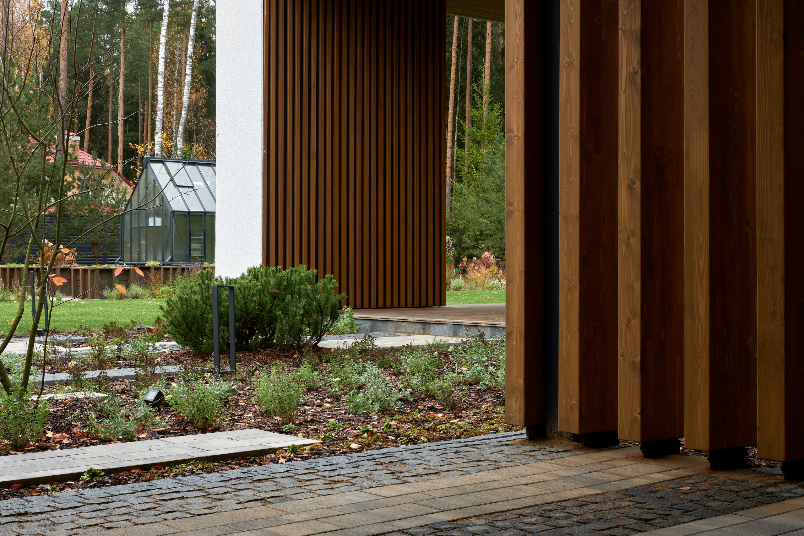 Ландшафтный и интерьерный фотограф Наталья Соловьева. Фотосъемка проекта сада в Курортном районе для ландшафтной студии lburo | interioto