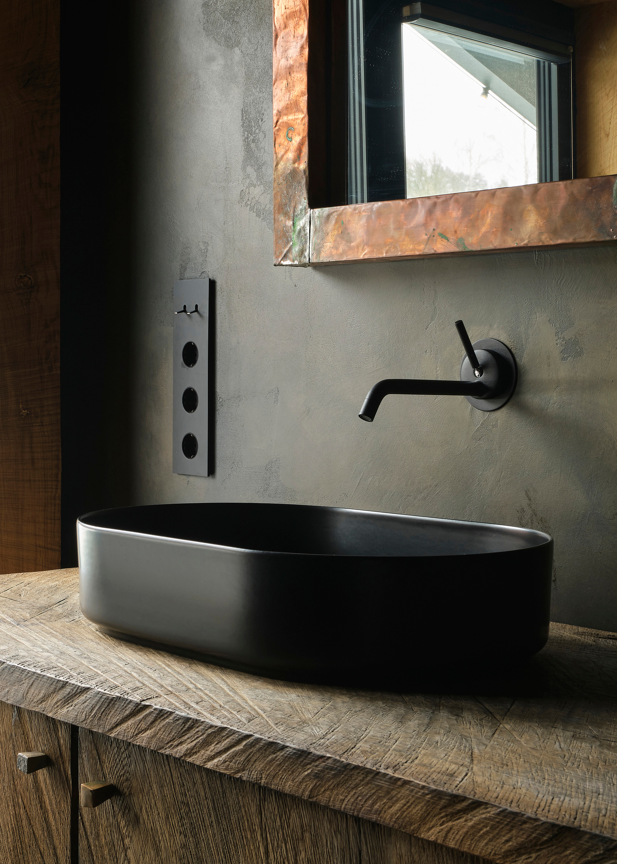 Интерьерный фотограф Наталья Соловьева. Фотосъемка черного дома Оксаны Пак в Подмосковье | interioto