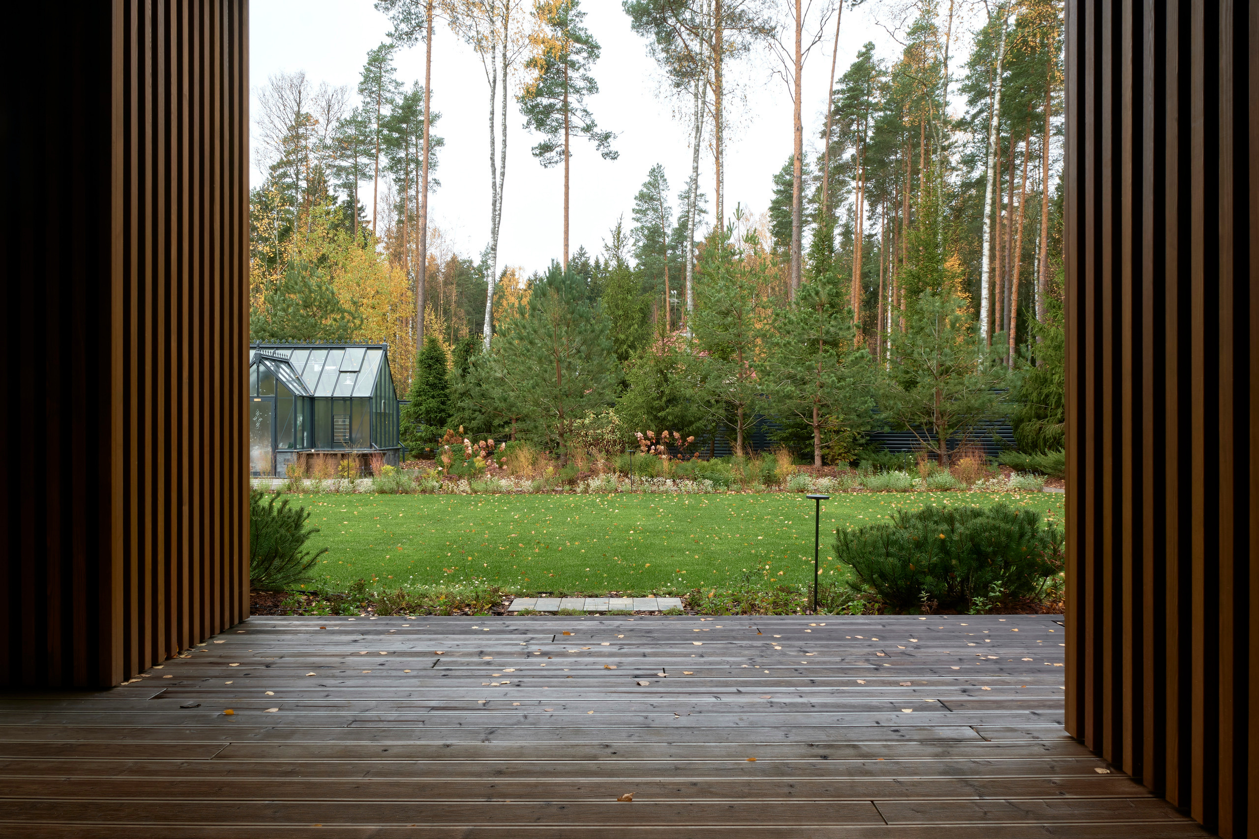 Ландшафтный и интерьерный фотограф Наталья Соловьева. Фотосъемка проекта сада в Курортном районе для ландшафтной студии lburo | interioto