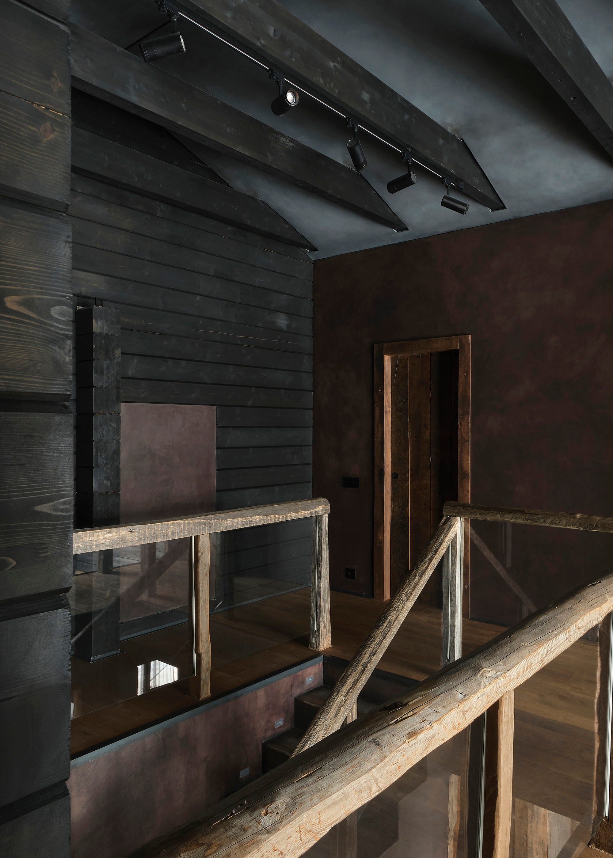 Интерьерный фотограф Наталья Соловьева. Фотосъемка черного дома Оксаны Пак в Подмосковье | interioto