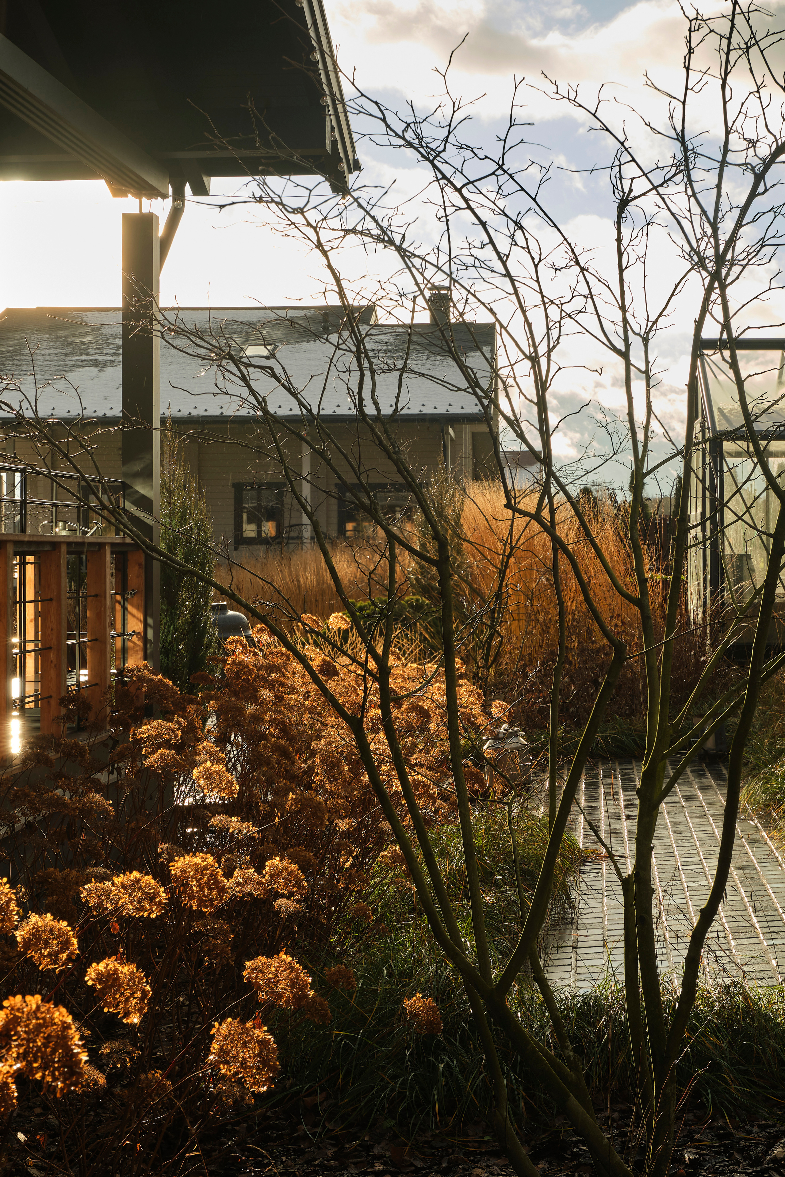 Ландшафтный и интерьерный фотограф Наталья Соловьева. Фотосъемка частного сада Оксаны Пак | interioto