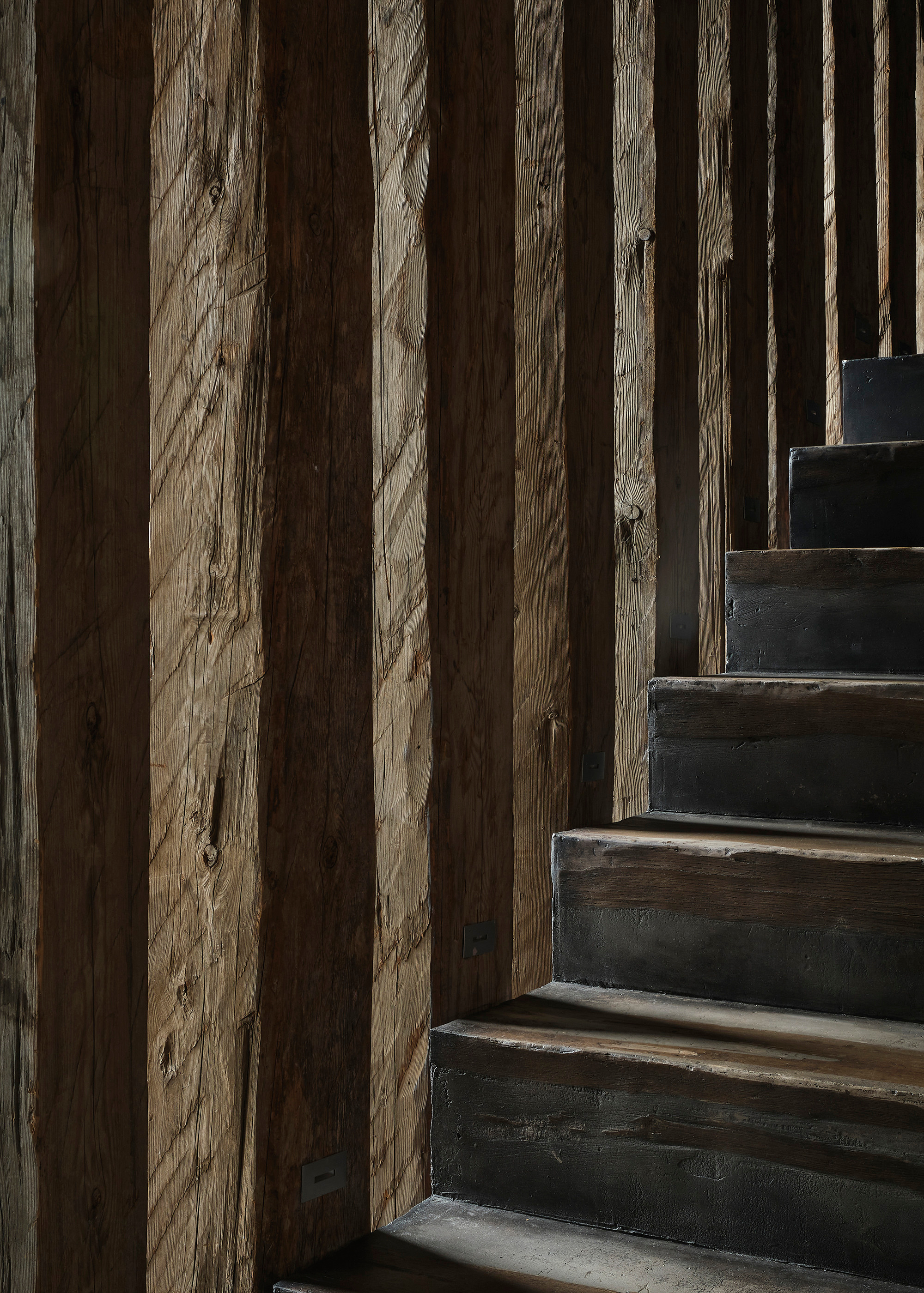 Интерьерный фотограф Наталья Соловьева. Фотосъемка черного дома Оксаны Пак в Подмосковье | interioto