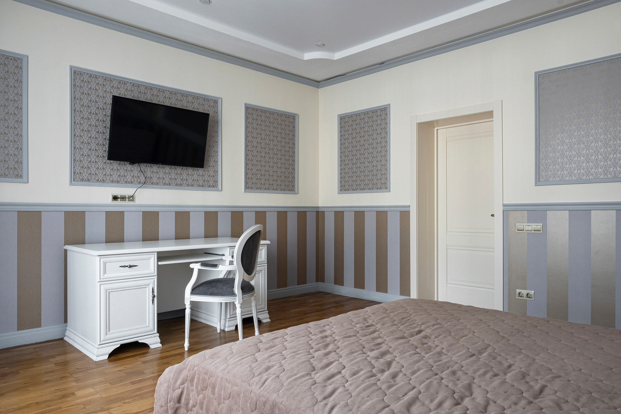 Интерьерный фотограф Наталья Соловьева. Фотосъемка дома на берегу озера для агентства недвижимости antiurban | interioto