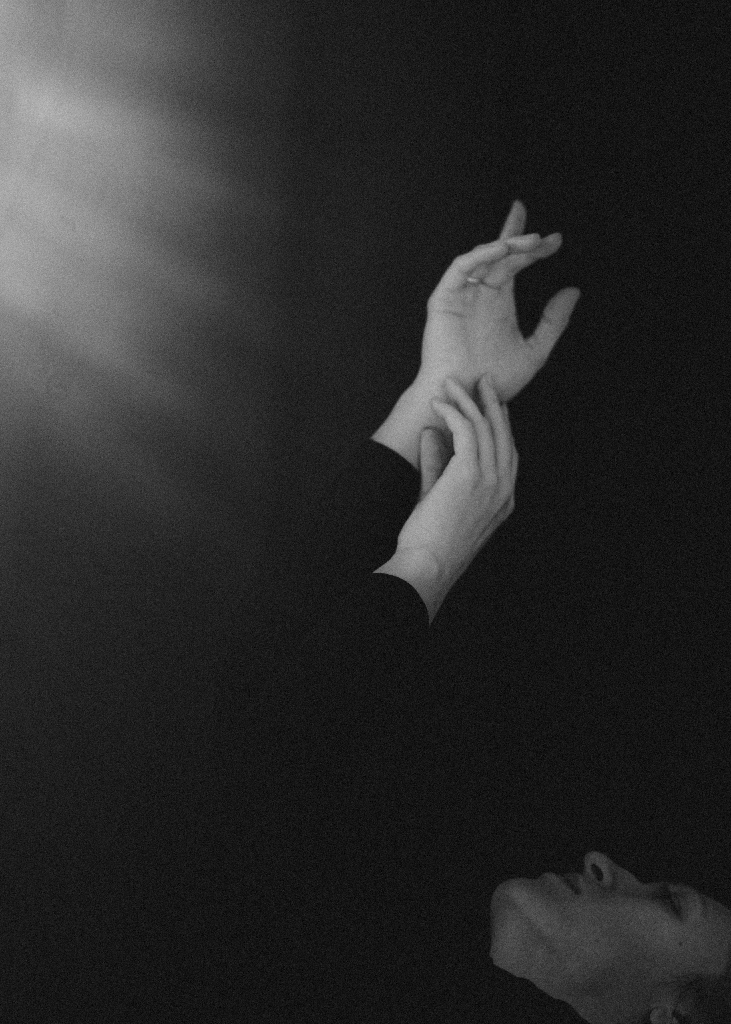 Фотосессия для женщины в студии минимализм. Женский фотограф в Красноярске