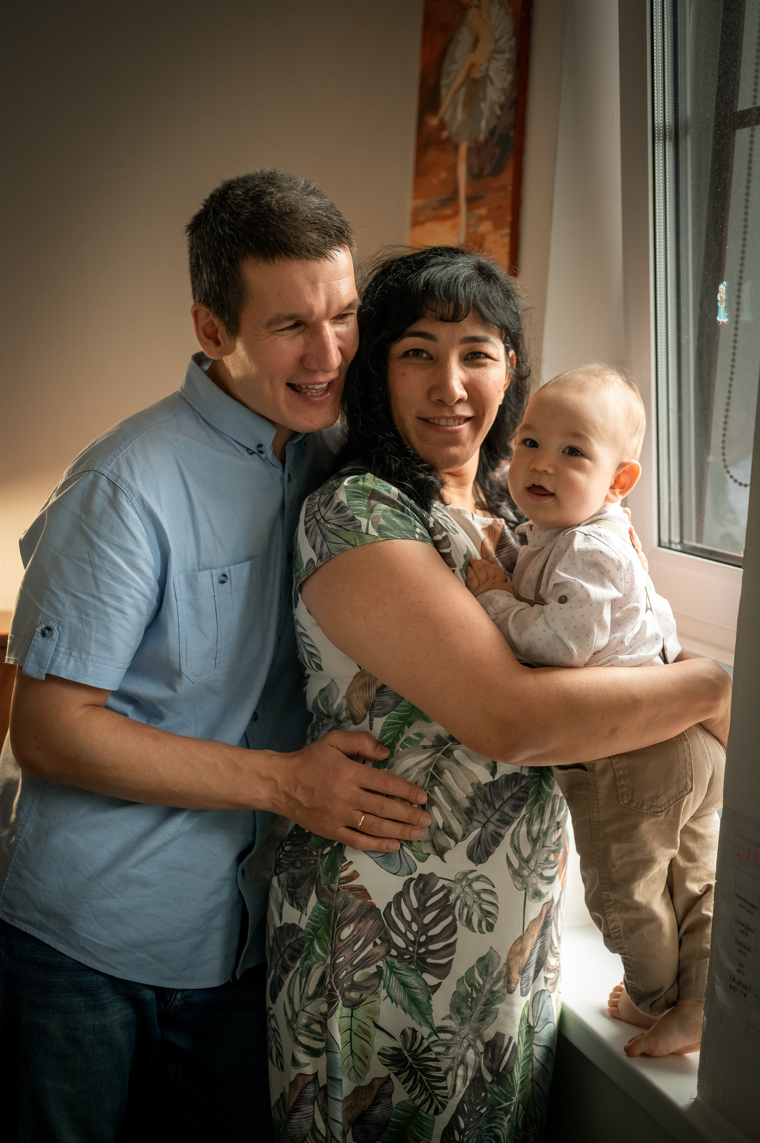 Родители с новорожденным малышом. Фотограф новорождённых, семейный, школьный в городе Калуге Евгения