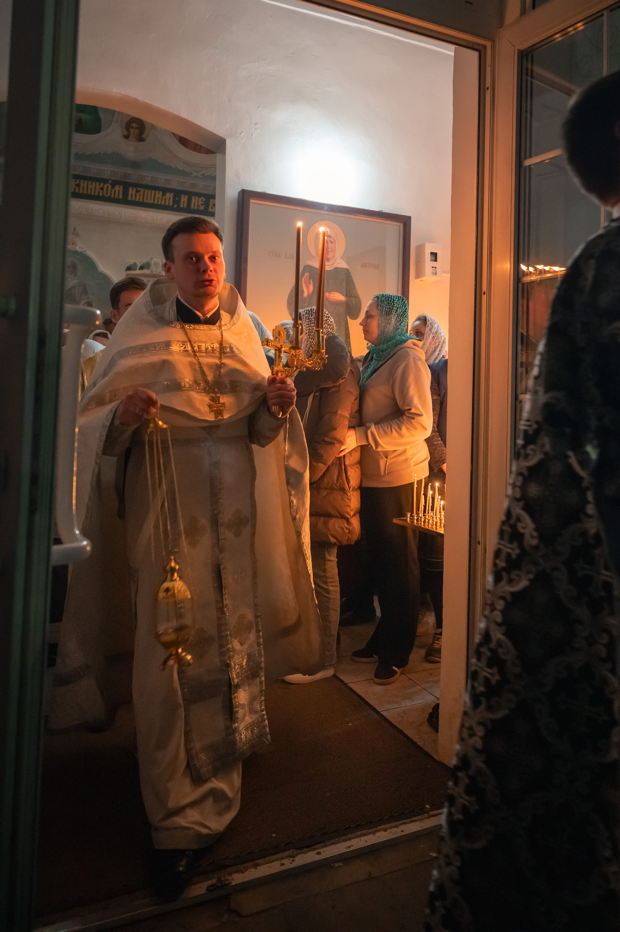 Светлое Христово Воскресение, Пасха — Храм свт. Николая Чудотворца, г. Зерноград. Антон и Татьяна Денисенко — В храме