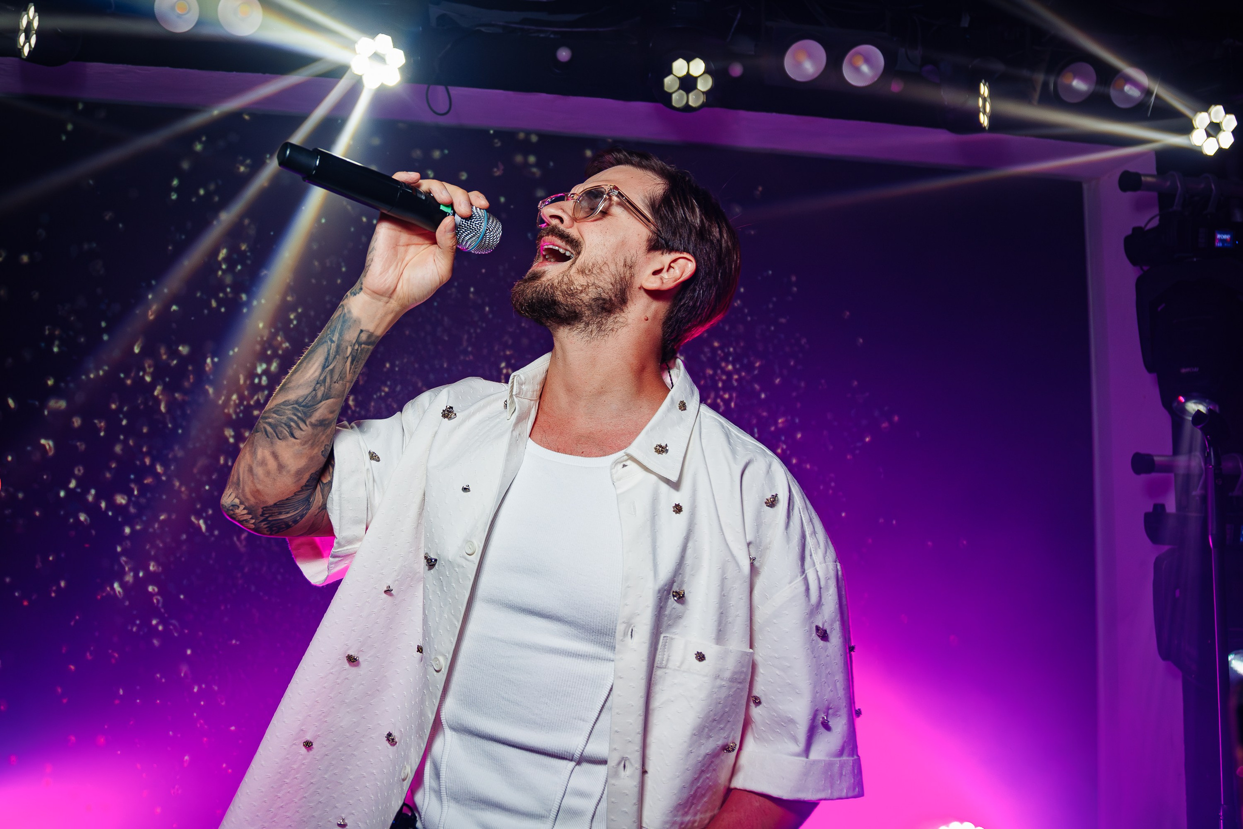 «МИША МАРВИН"_Чайка на пляже_Ялта_14.06.2025. Аминов Руслан | Фотограф