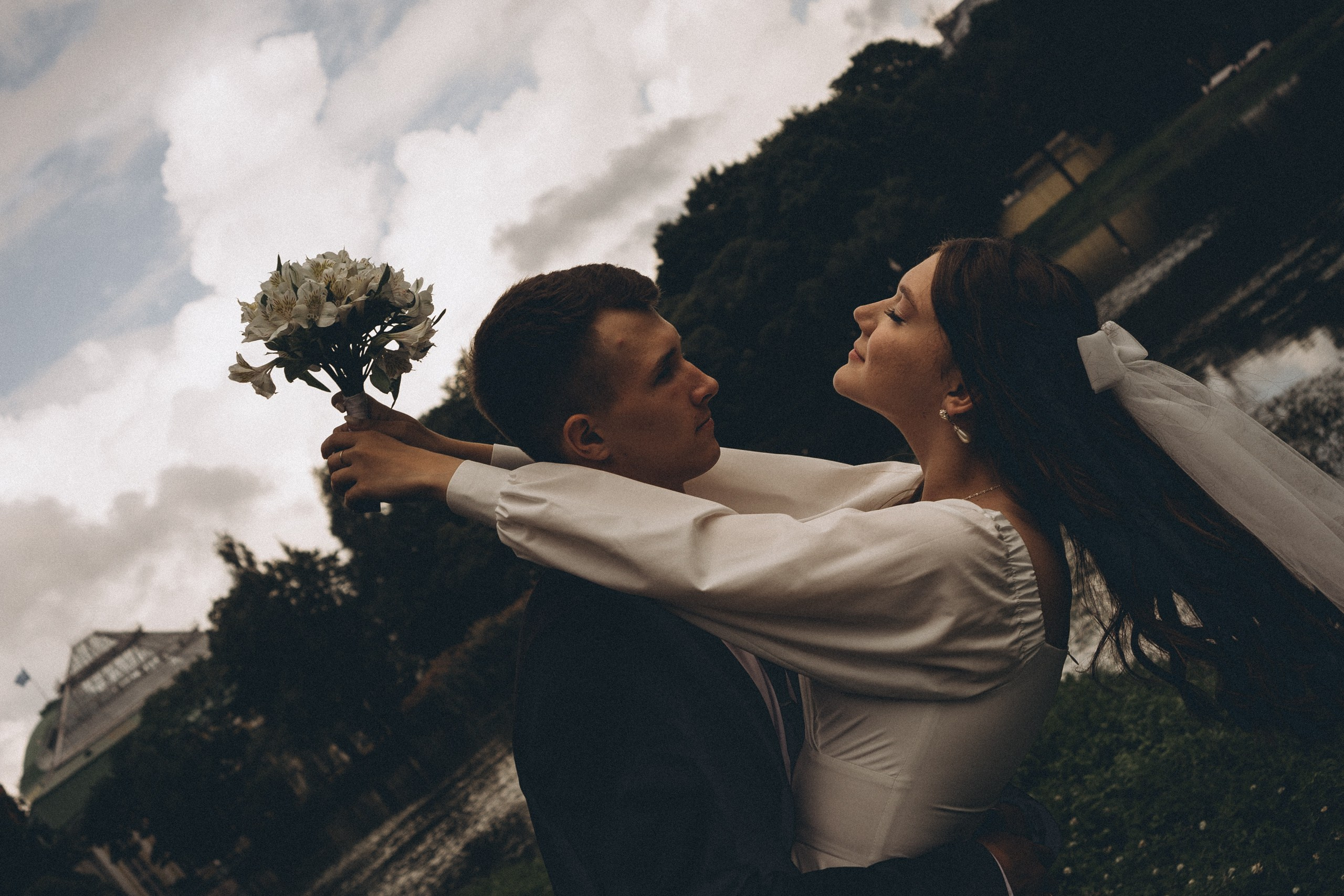 СВАДЕБНАЯ СЬЕМКА В ТАВРИЧЕСКОМ САДУ И ПРОГУЛКА ПО ЧЕРНЫШЕВСКОЙ. Профессиональный фотограф, Санкт-Петербург — Виктория Богомолова