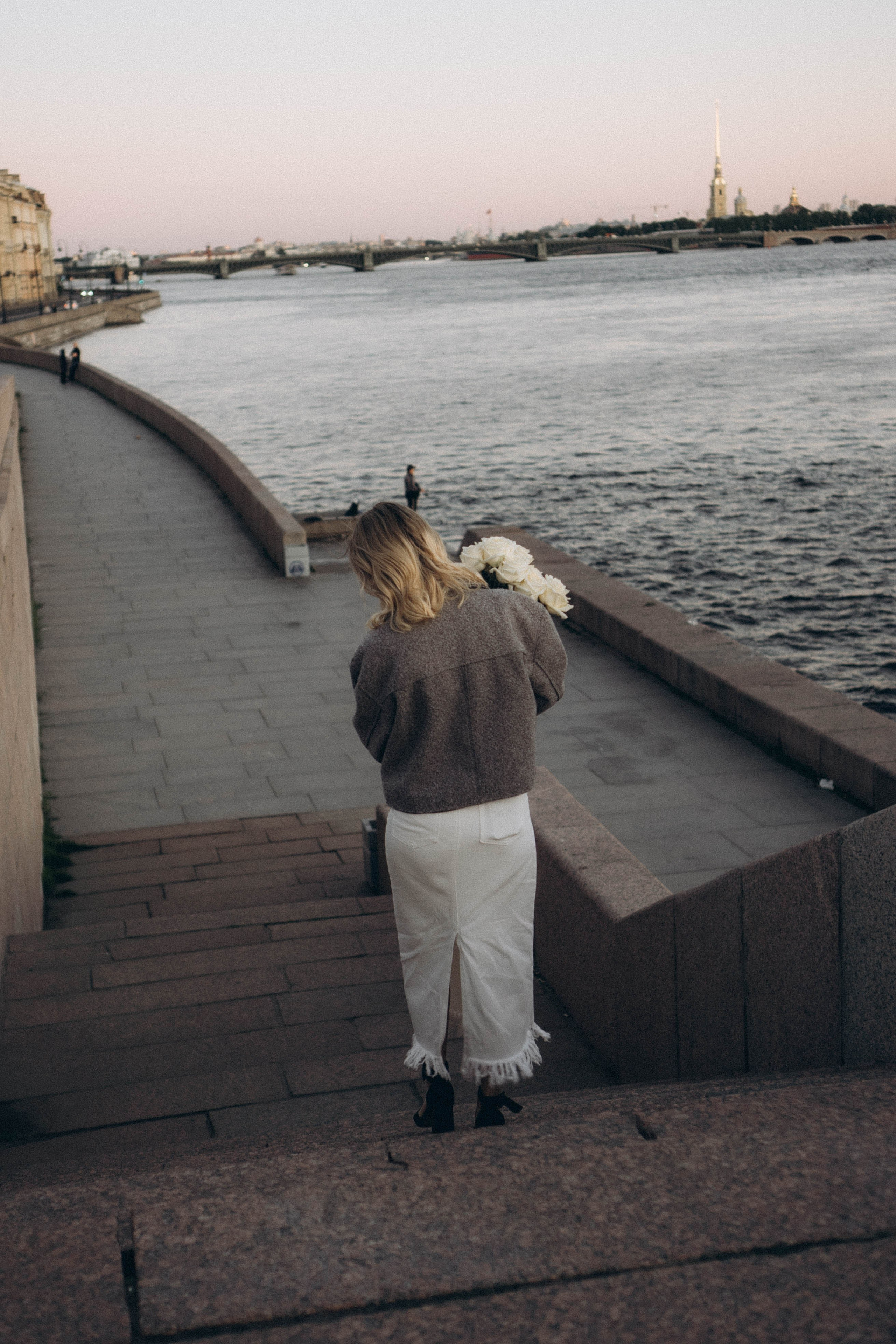 ПРОГУЛКА ПО ГОРОДУ В БЕЛЫЕ НОЧИ (другой вариант). Профессиональный фотограф, Санкт-Петербург — Виктория Богомолова