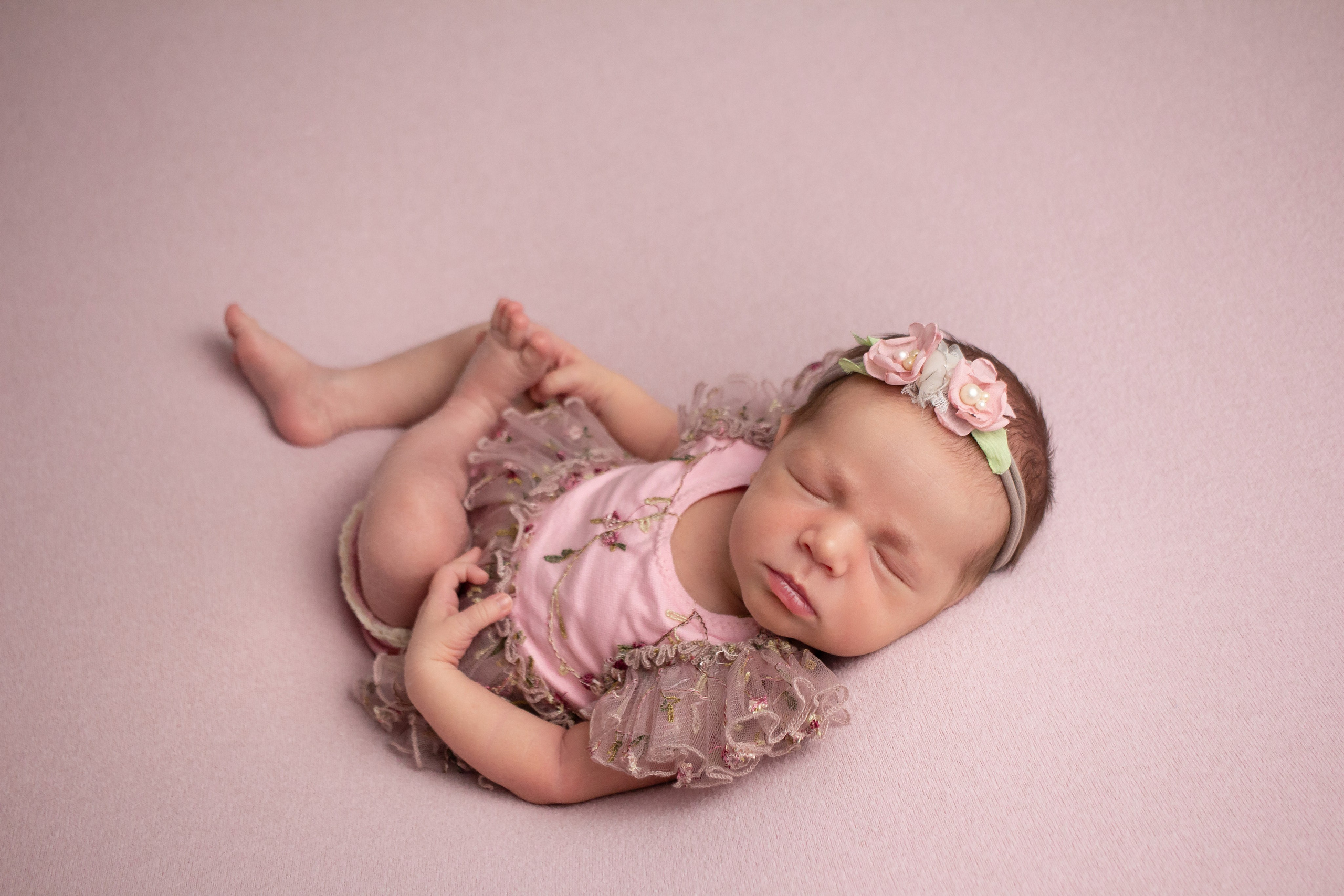 Классический стиль newborn. Фотограф новорождённых Анапа Елена Кушнарь