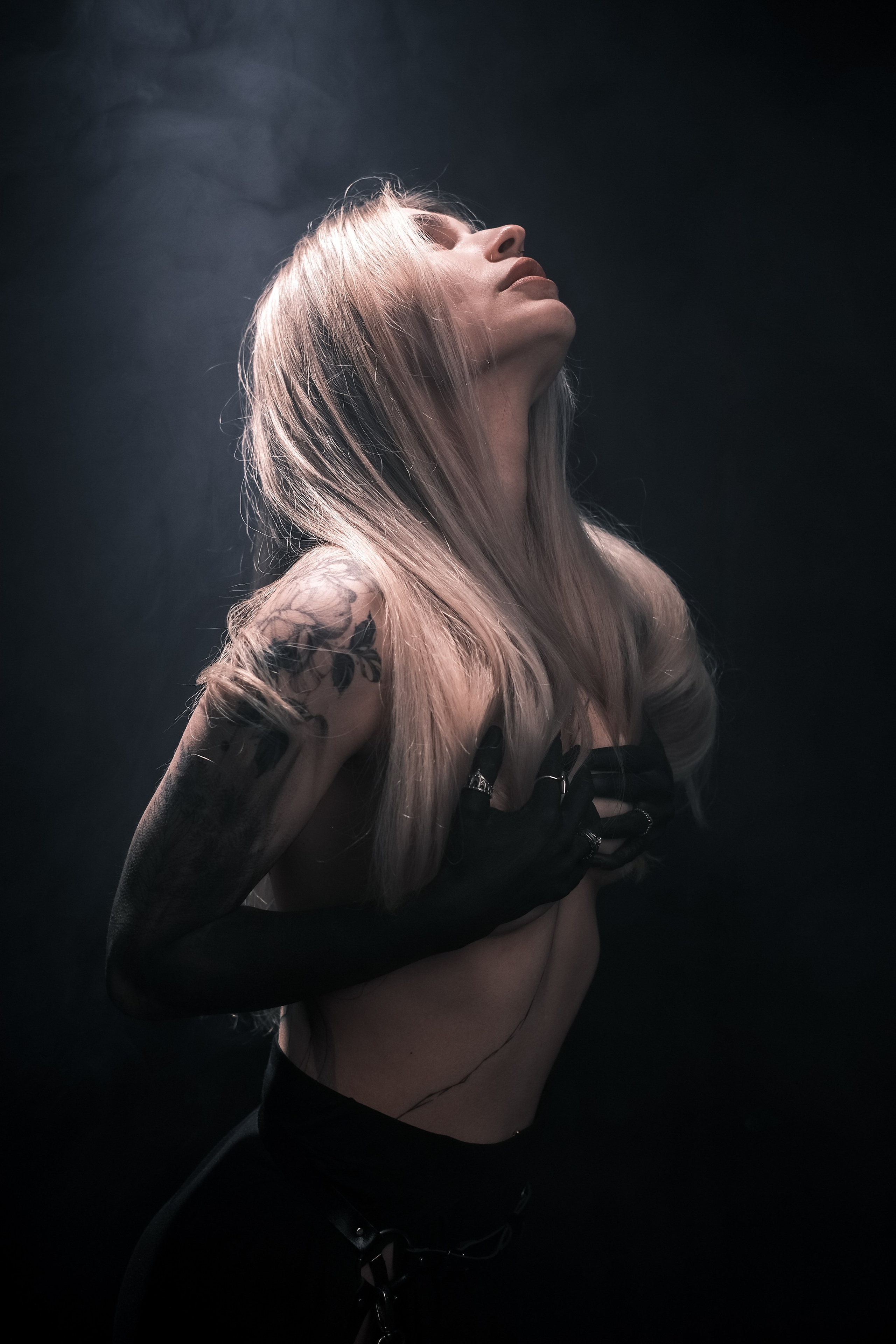 Фотосессия с мечом в стиле Castle core