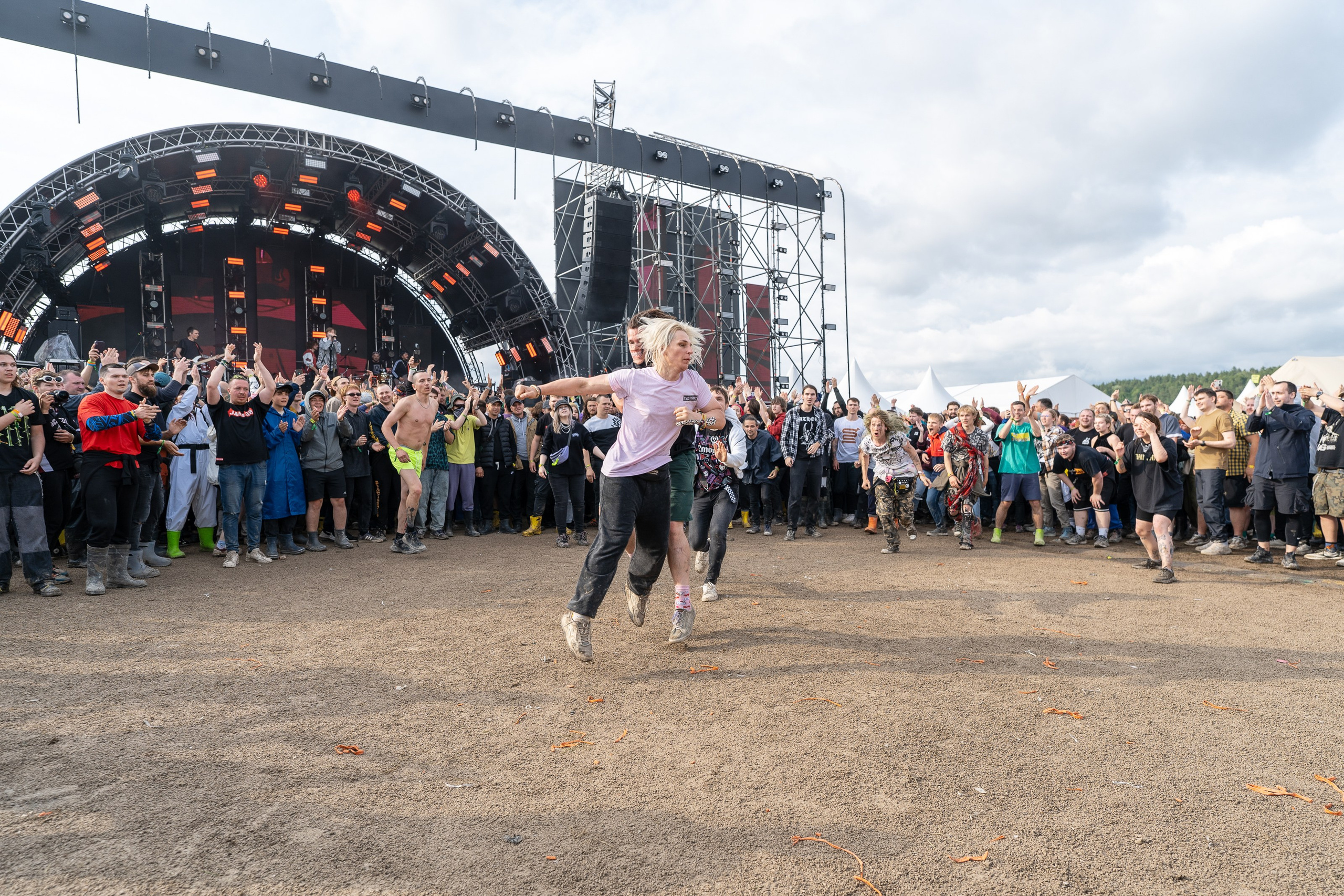 Фотографии музыкального фестиваля Дикая Мята 2025. Фотограф Николай Прокофьев модельные тесты в Москве