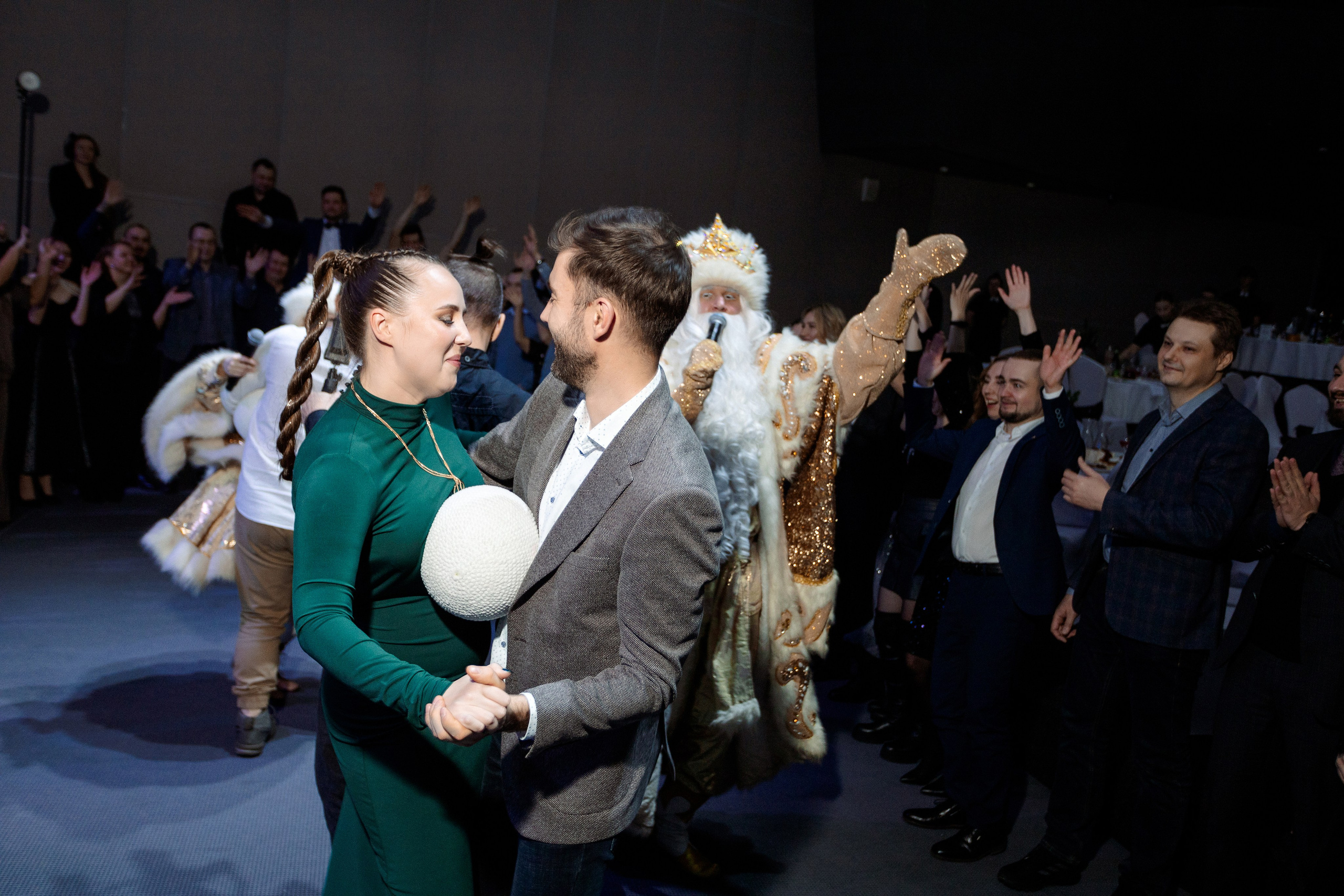 РЕПОРТАЖ: НОВЫЙ ГОД В ДК МЕТАЛЛУРГ. Профессиональный фотограф в Ижевске Леша Петров