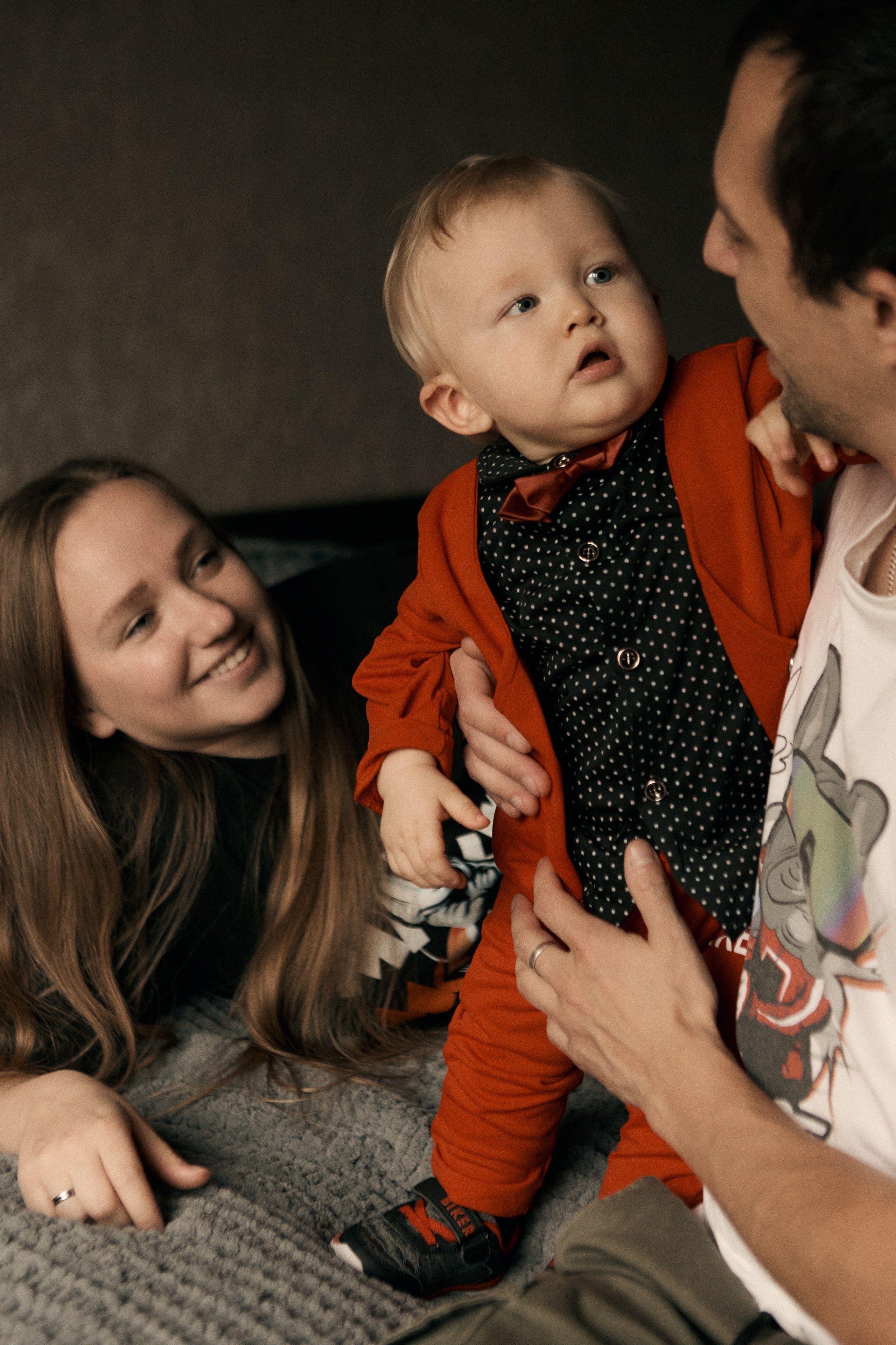 Семейная фотосессия дома и на прогулке в Москве