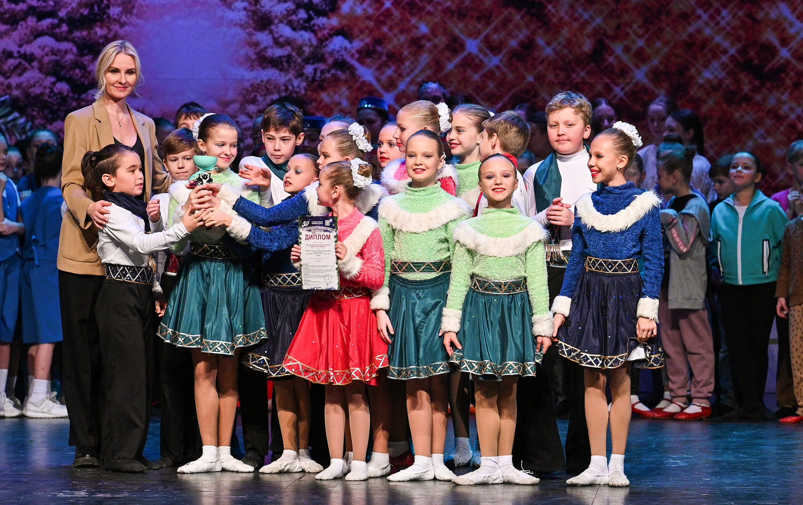 14.11.2024 «Новогодний Звездопад Талантов» Фестивальное движение «Шаг к мечте» г. Москва. Медиастудия Фото Концепт