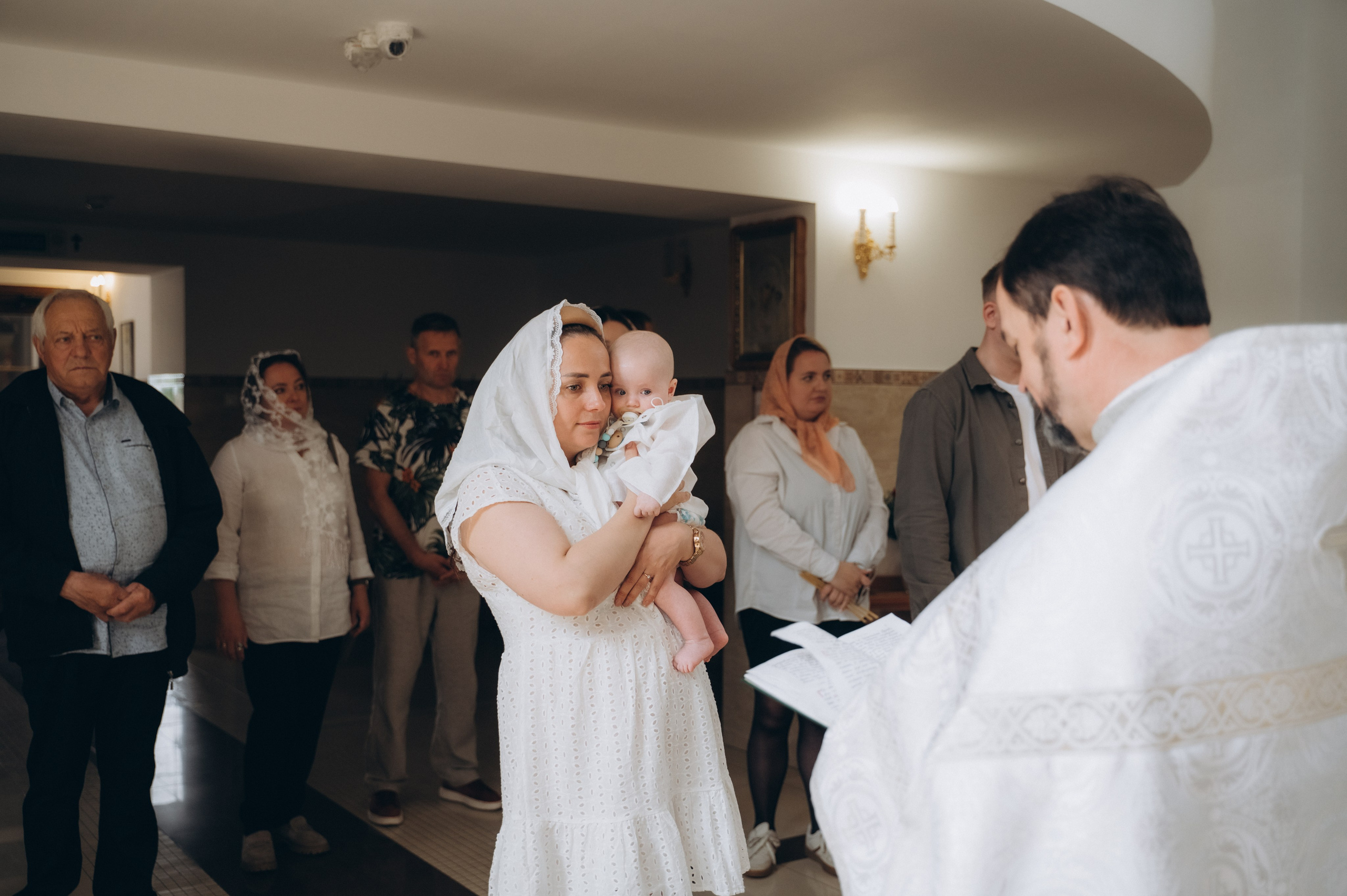 Крещение Корнелии (ХРАМ СВЯТИТЕЛЯ ЛУКИ КРЫМСКОГО). Семейный фотограф в Минске Дарья Дреко