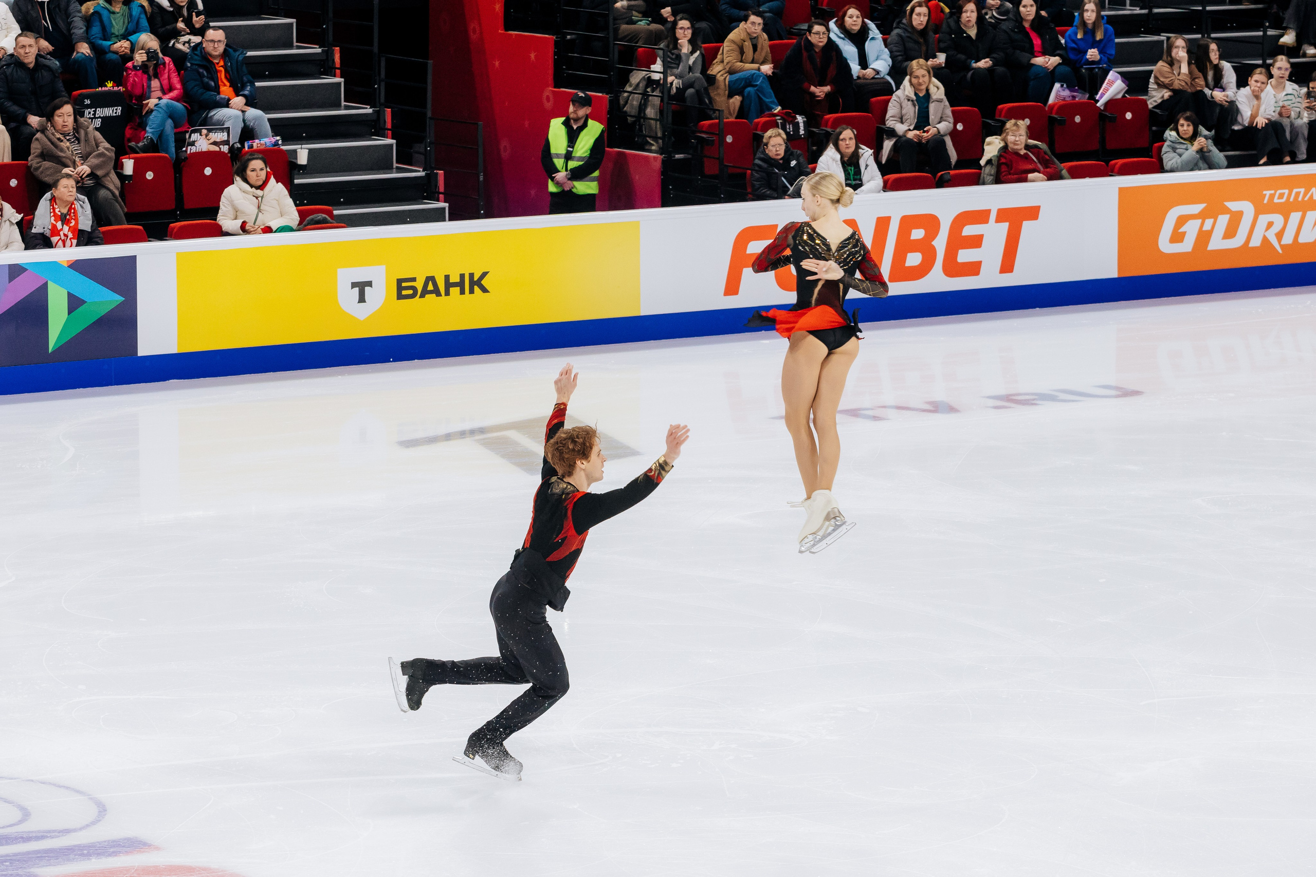 Чемпионат России по фигурному катанию. Свадебный и репортажный фотограф в Омске. Червоткин Никита