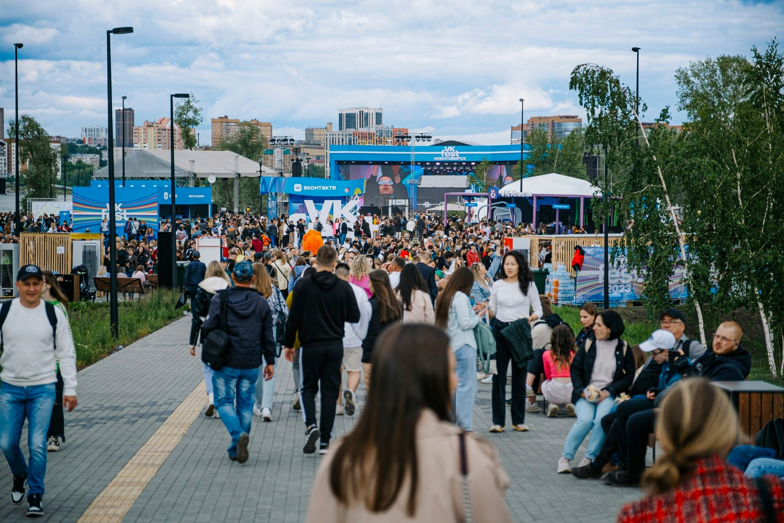 VK Фест 2024. #фотокаквкино | Фотографирую людей