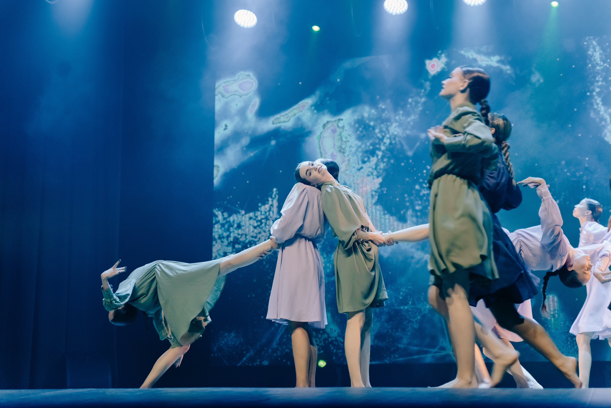 Спектакль «Песнь сирен». Главная