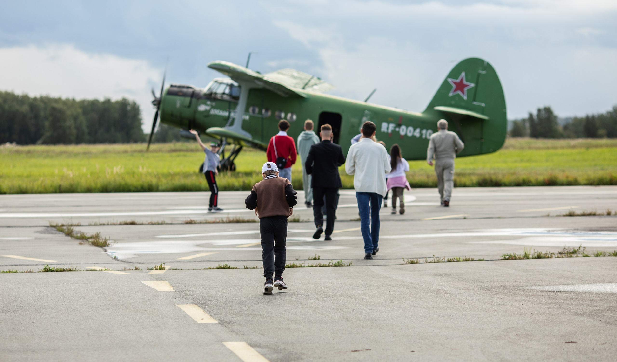 УЗСТ- Корпоративный тимбилдинг на аэродроме. Репортажный и свадебный фотограф в Челябинске Елисеев Павел