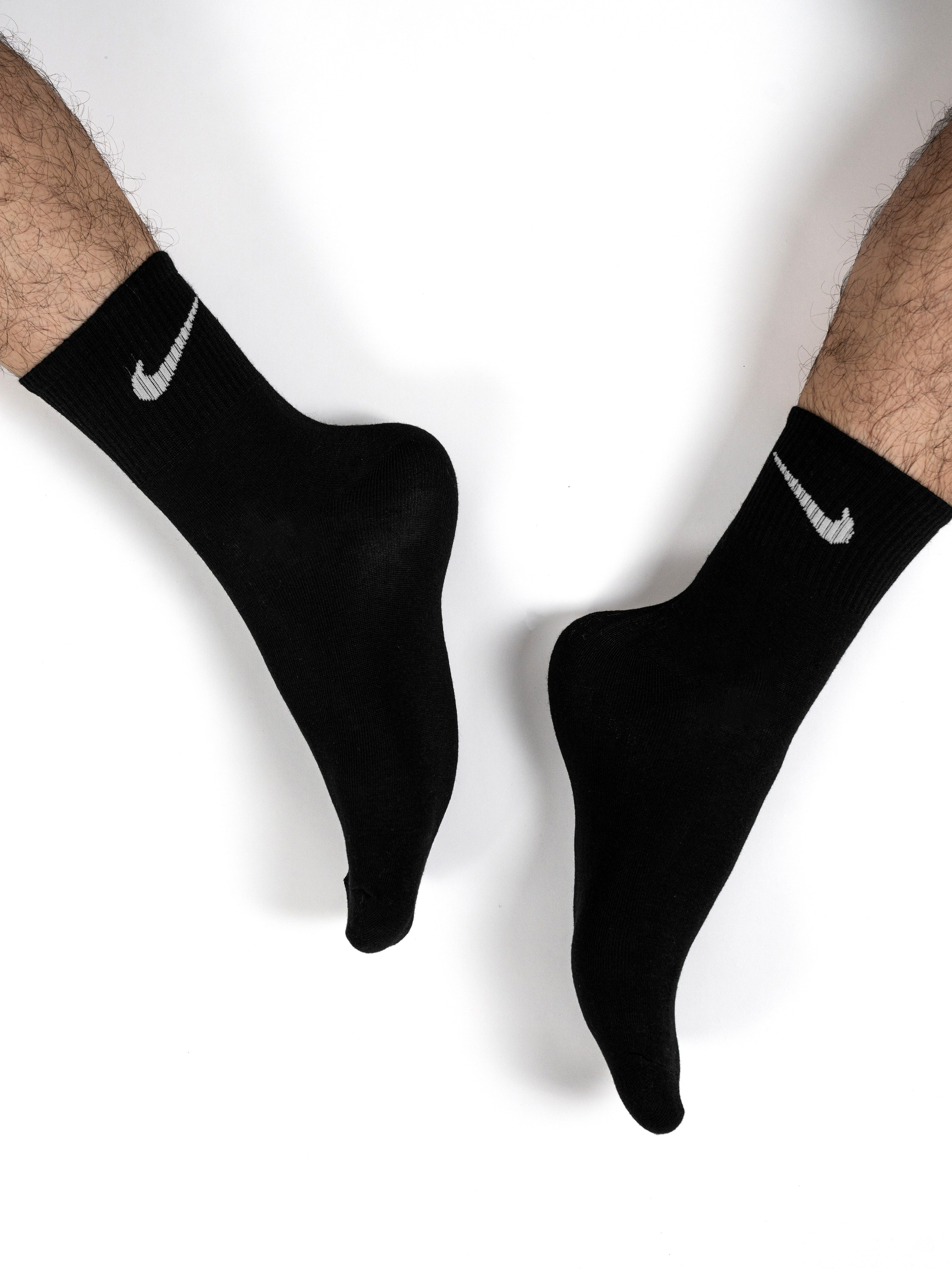 Летние спортивные носки, предметная съемка с нанесением инфографики. Олейник Денис — предметный фотограф, фотограф для маркетплейсов в Казани