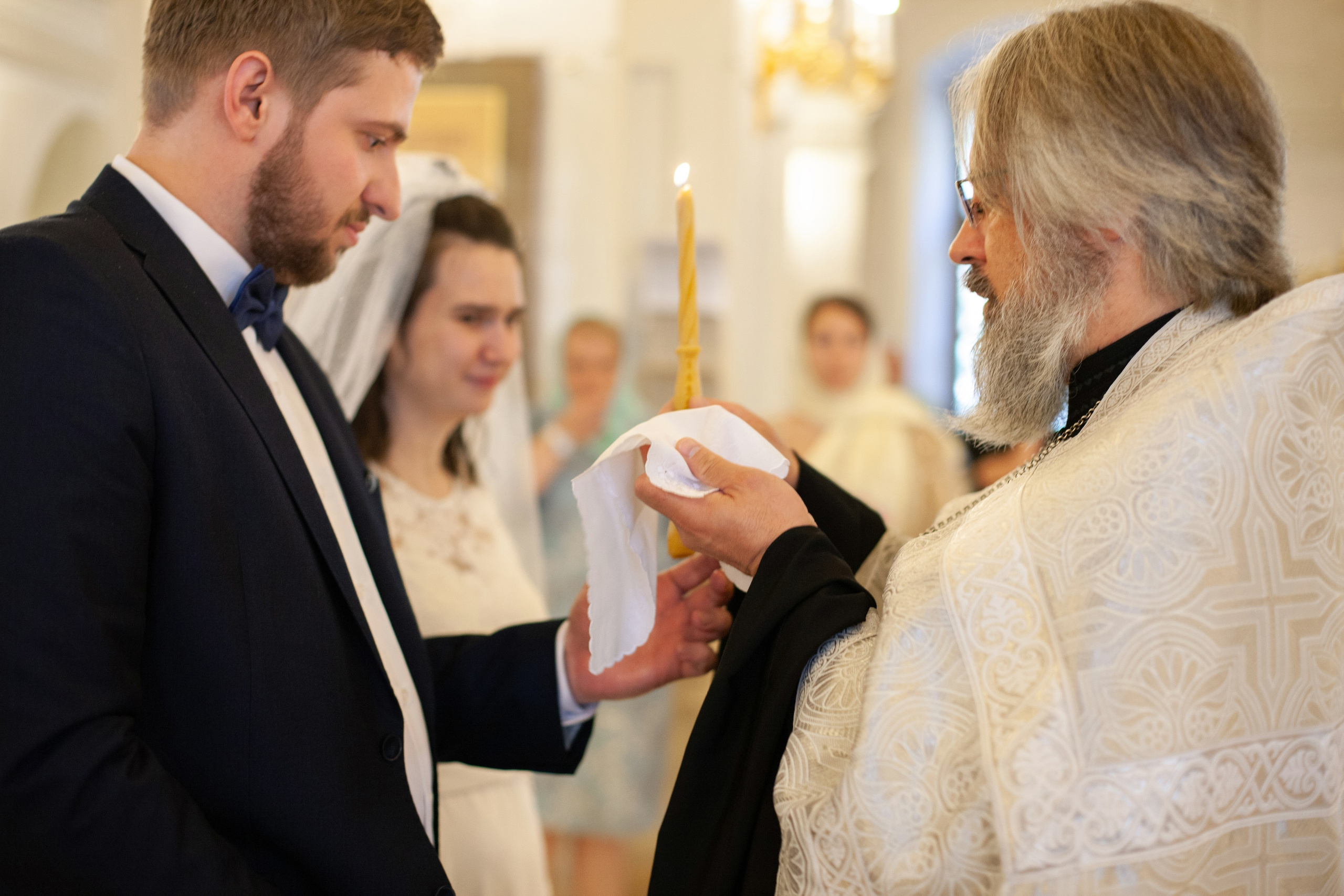 Венчание в храме Преображения Господня, стиль «Kodak Vision 500T». Фотограф на крещение/венчание