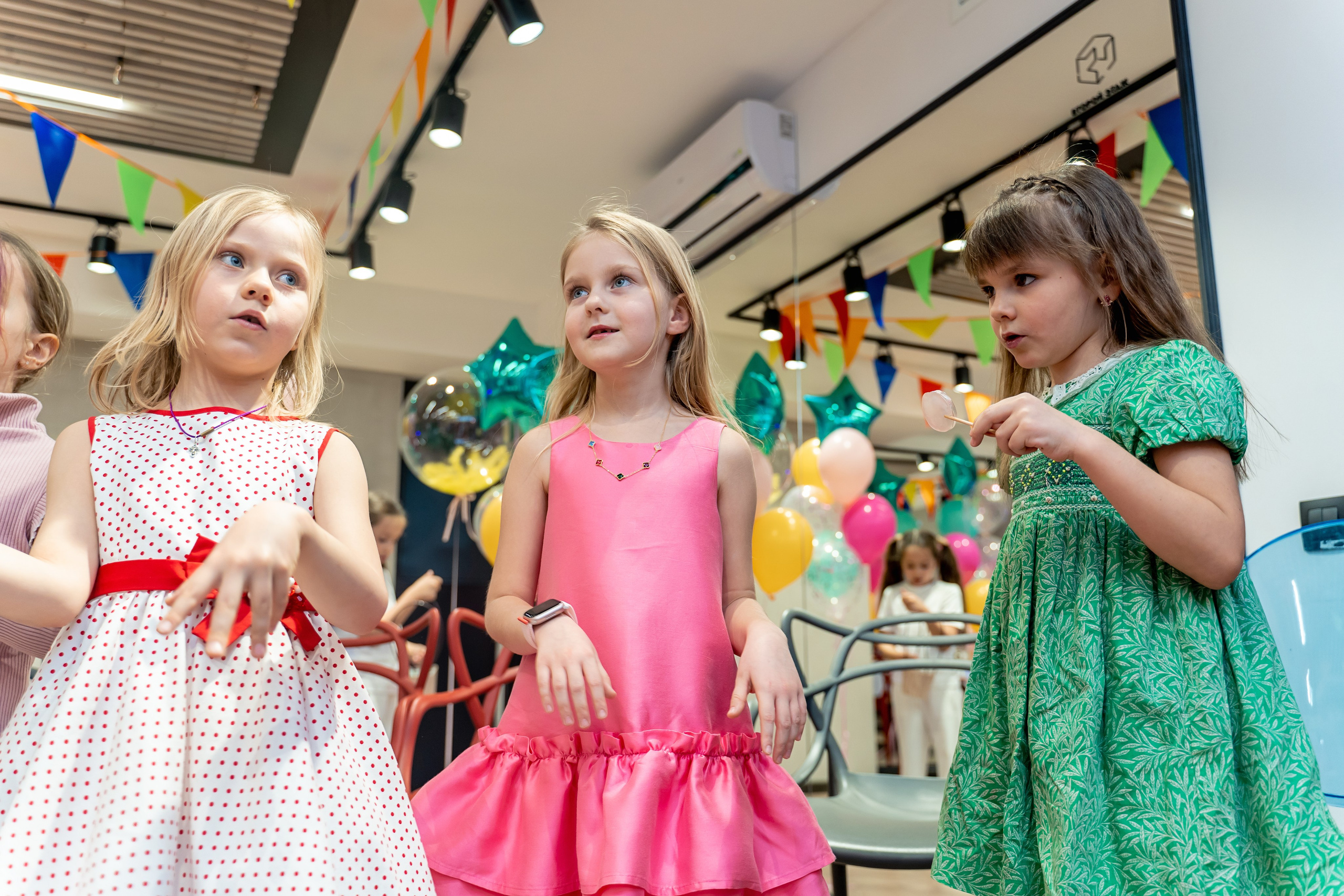 Фотограф на детский день рождения Москва. Фотограф \ Видеограф на Крещение, Венчание Москва| Семейные съемки
