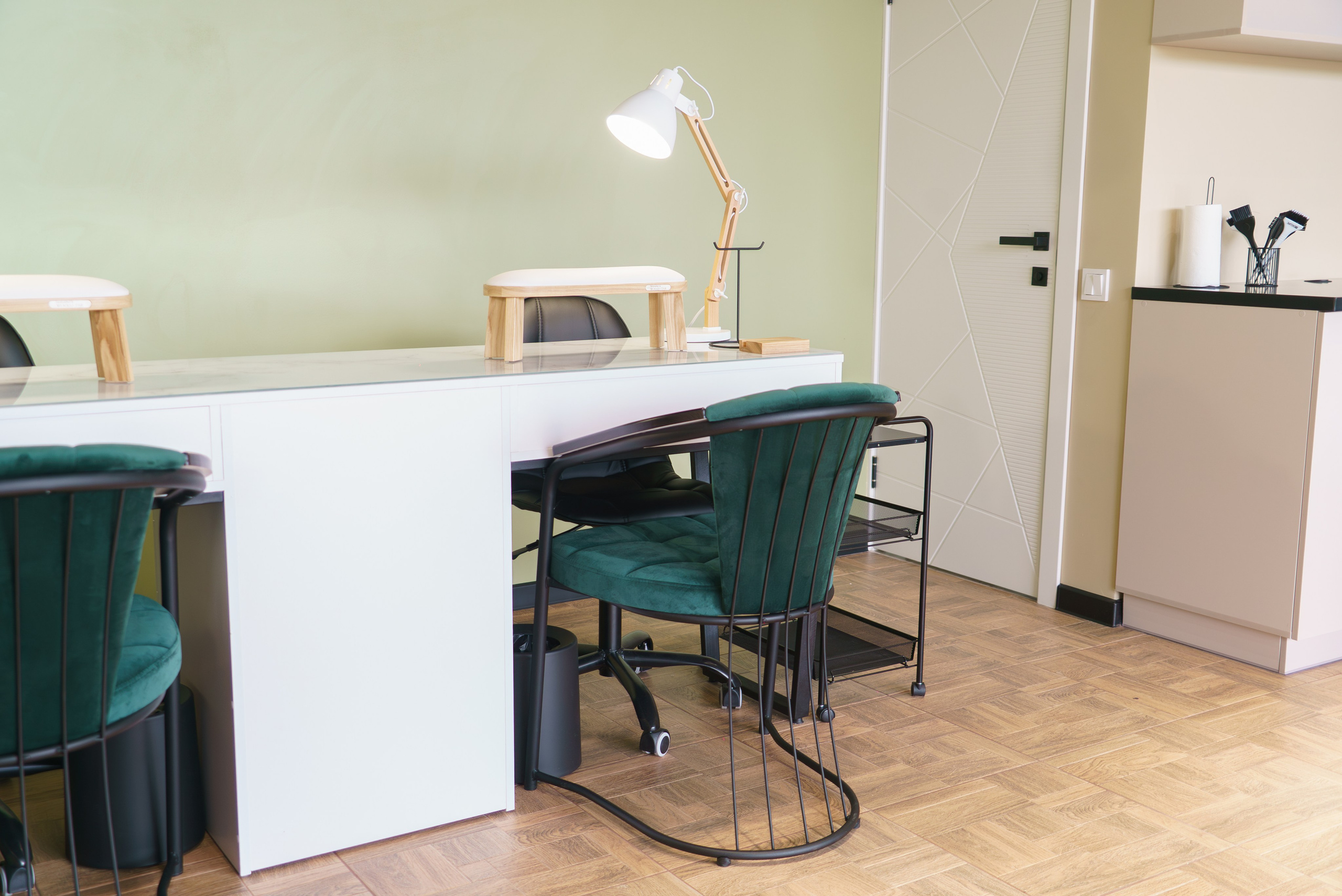 Профессиональная интерьерная фото и видео съемка студий красоты Яркая интерьерная фотосъемка для бьюти-коворкинга и студий. Шедевры для Вас! Фотограф и Видеограф в Краснодаре Пахиев Руслан