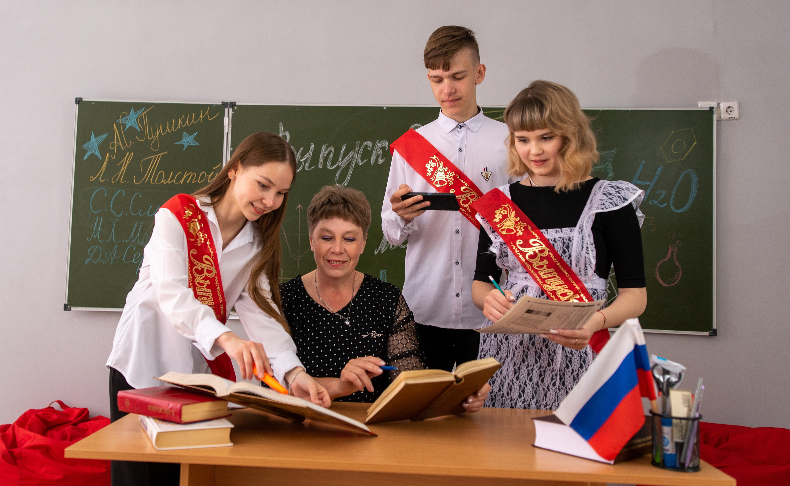 Школьные выпускные альбомы в г. Белебей. Фотограф Белебей Абзалетдинов Артур