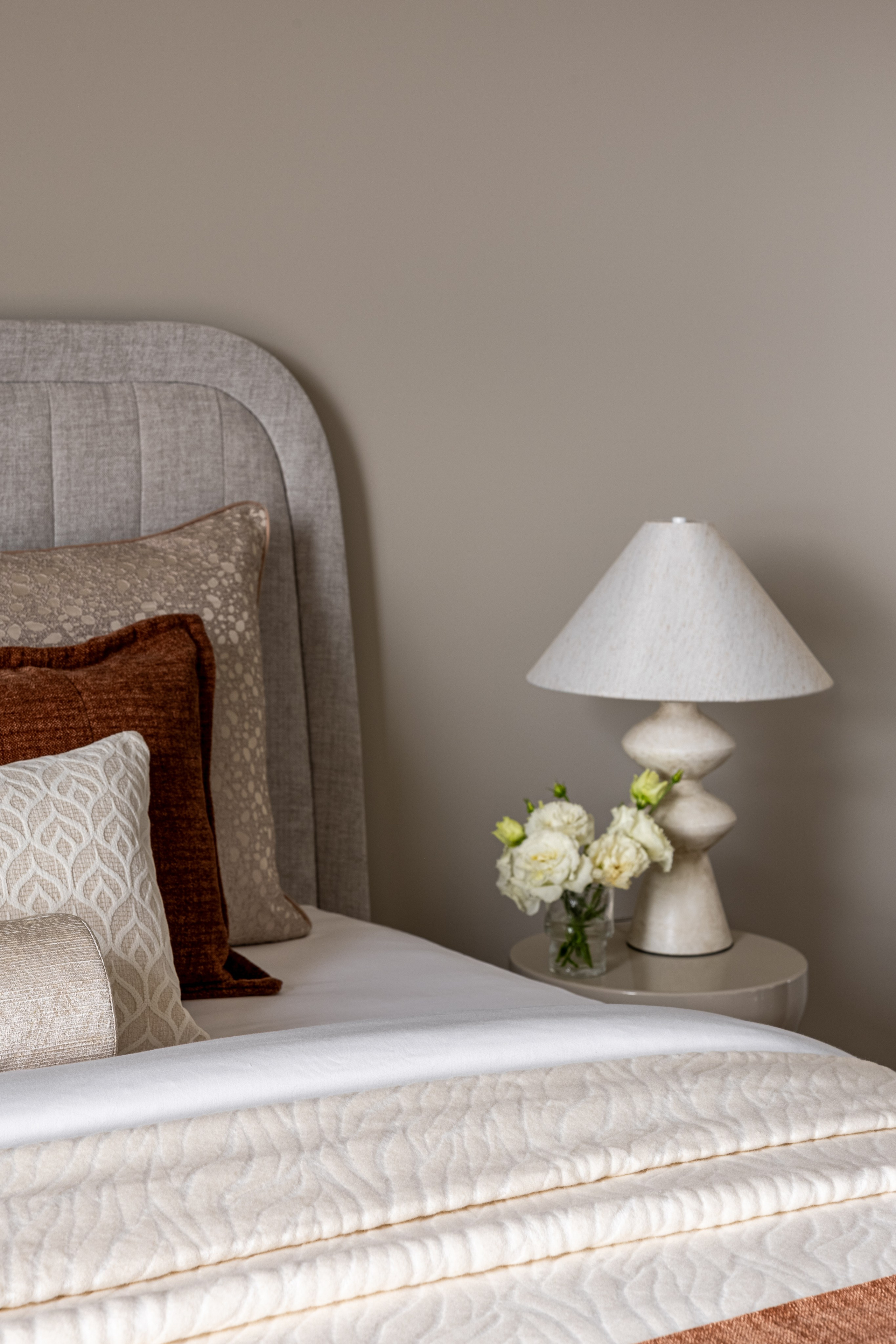 Лаконичный calm modern с арт-деталями в ЖК «Поклонная 9». Veselinskiy| Интерьерный фотограф | Москва