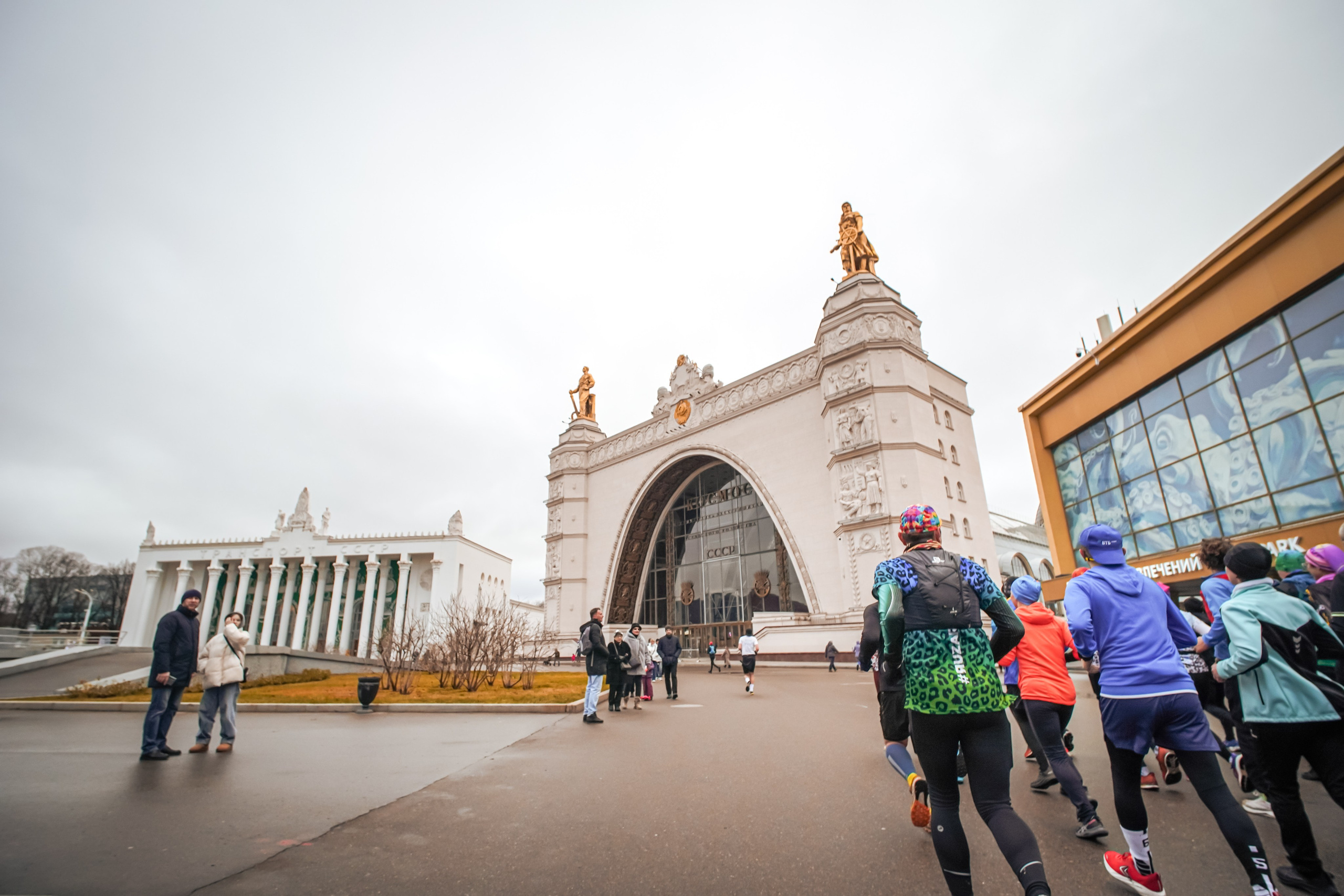 #марафонудома #яuzarun 2024 2-я петля, группа 6:30. Роман Капилюшов. Бег. Фото. Видео. г. Люберцы