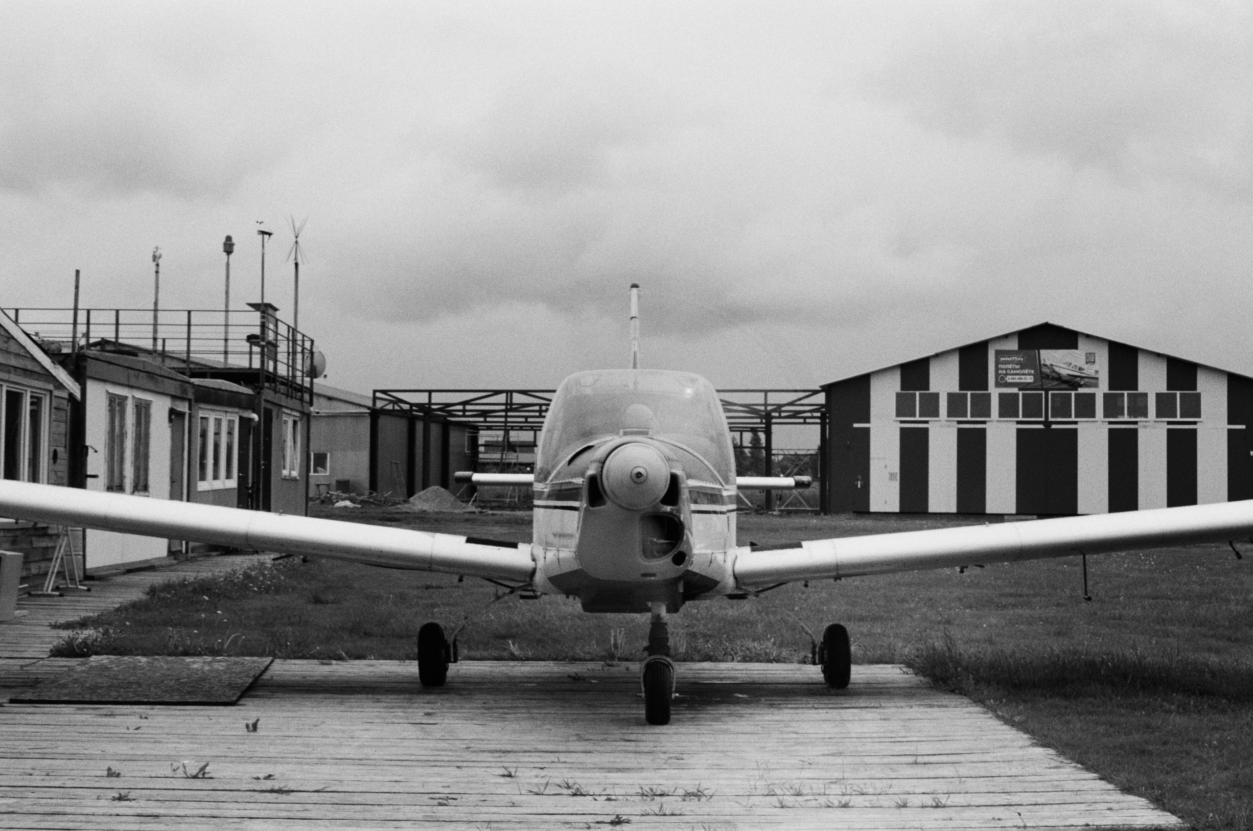 Vatulino Aerodrom. Святослав Лебедев | Рекламный фотограф — Коммерческая съемка, Арт-дирекшн, AI-интеграция