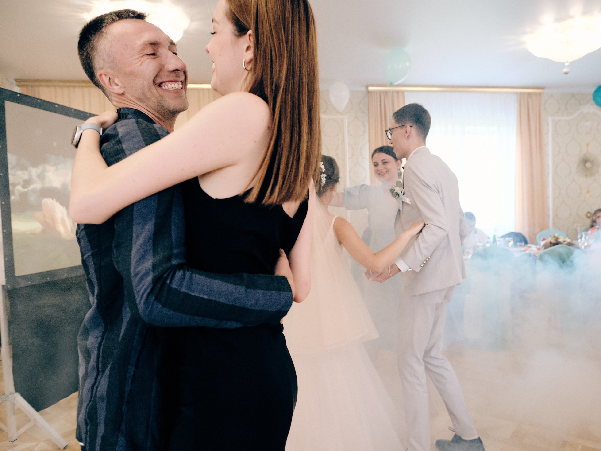 Свадьбы. Привет! Меня зовут Слава Кравец, я репортажный фотограф в Московском регионе