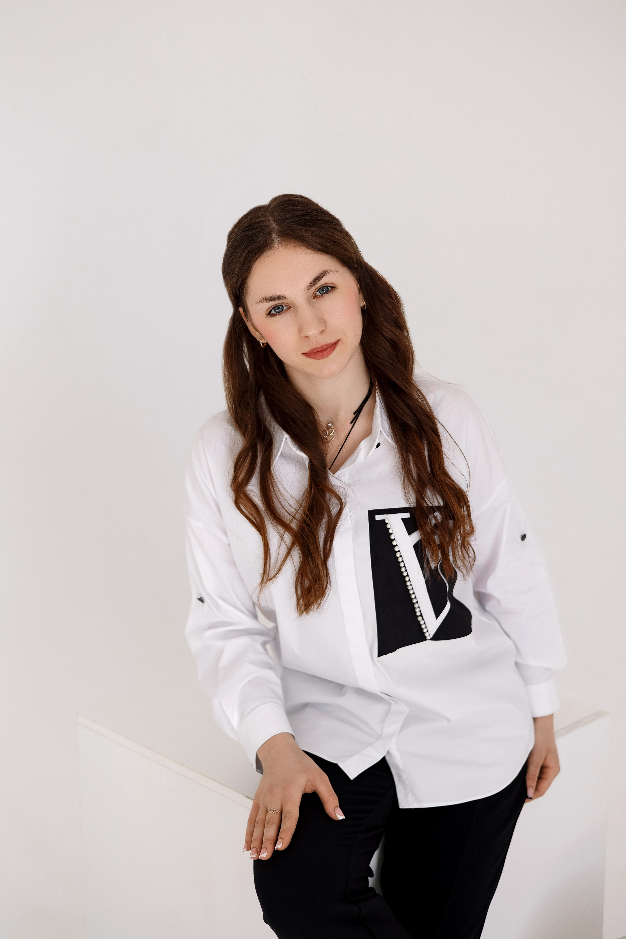 11 класс съемка на циклораме. Фотограф Любовь Корниенко, Примоский край