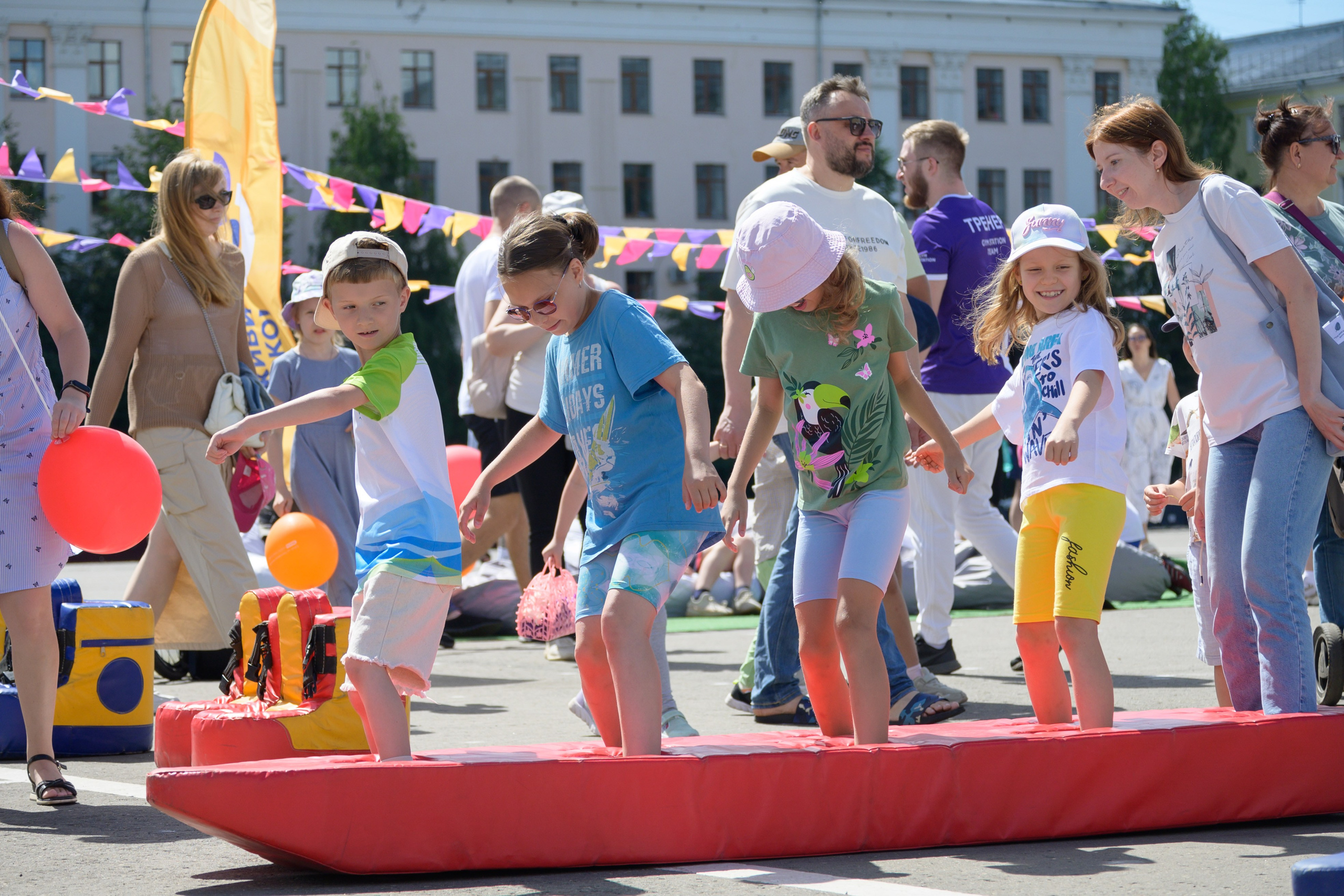 Семейный фитнес-фестиваль «Живи ярко»