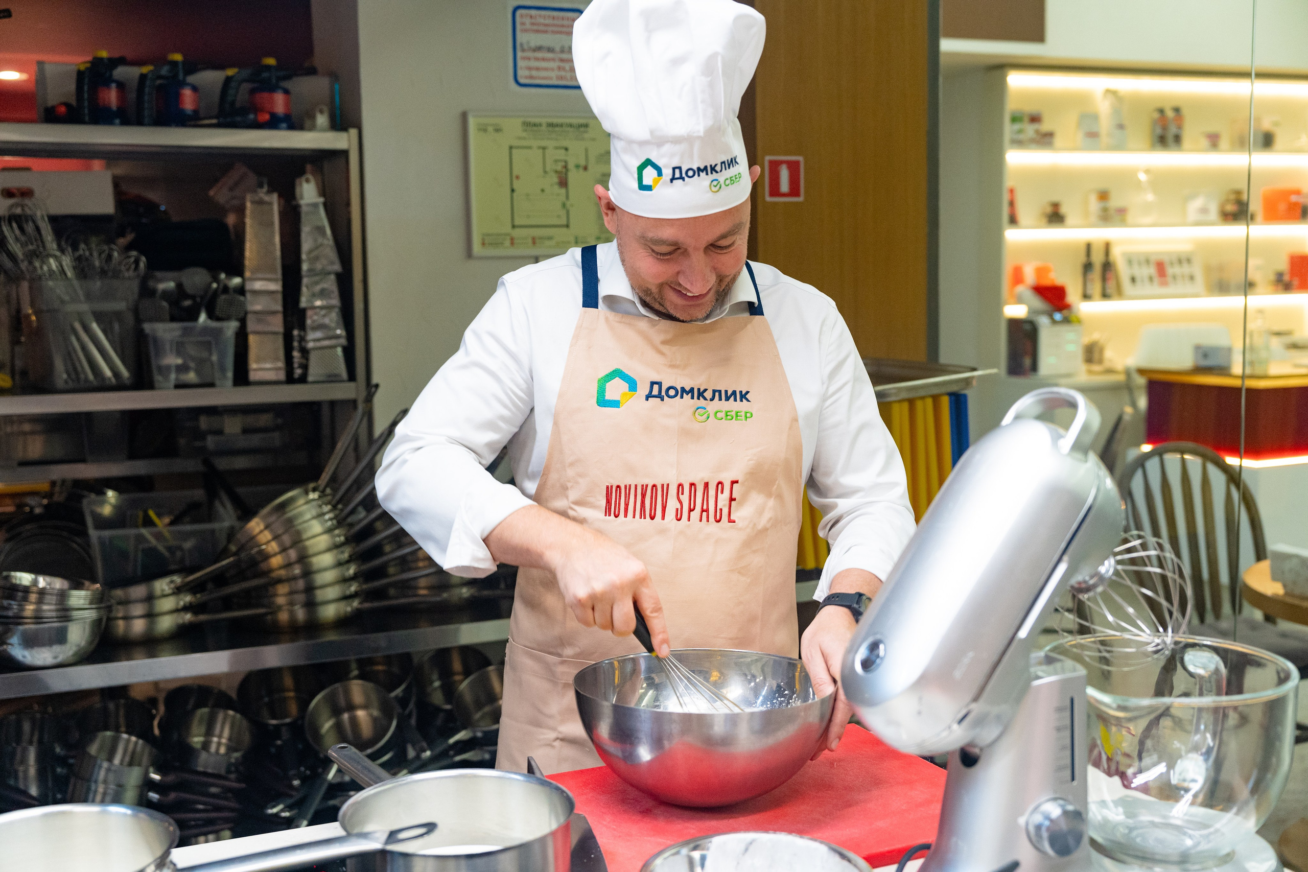 NOVIKOV SCHOOL — Умами зал. Фотограф Никита Комаров