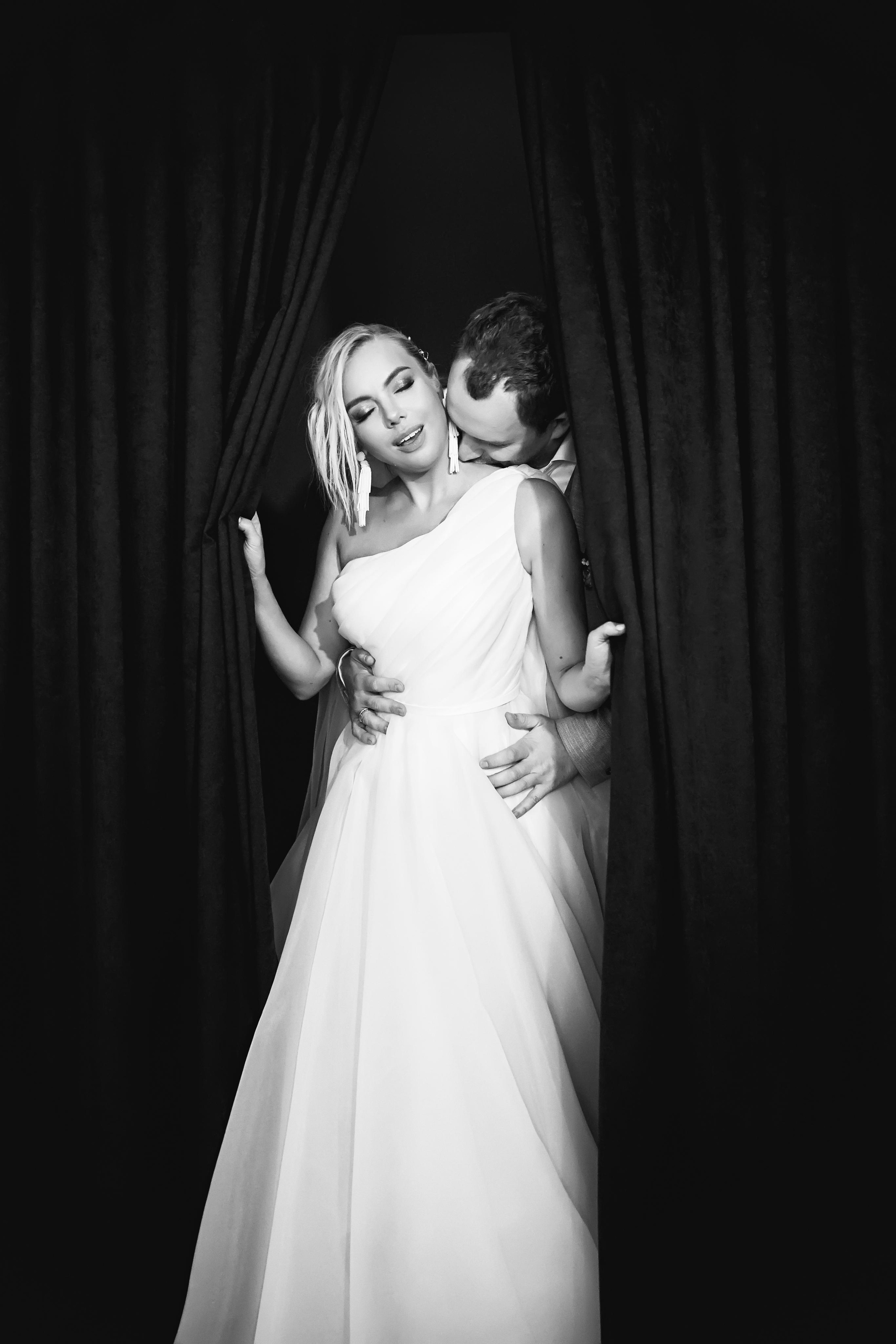 Свадьба в Красной Поляне от TWINS STUDIO в окружении гор. ТВИНС СТУДИО — лучшие свадебные фотографы и видеографы в Краснодаре