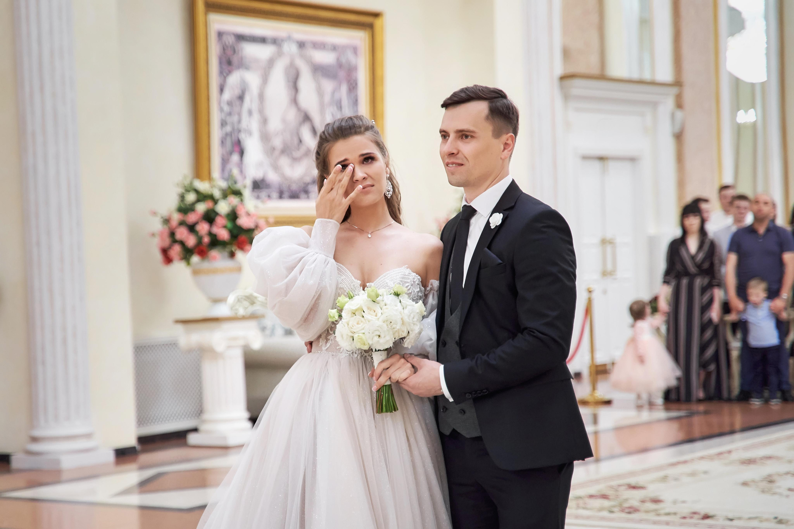 Камерная свадьба в фотостудии, парке Галицкого и Екатерининском загсе. ТВИНС СТУДИО — лучшие свадебные фотографы и видеографы в Краснодаре