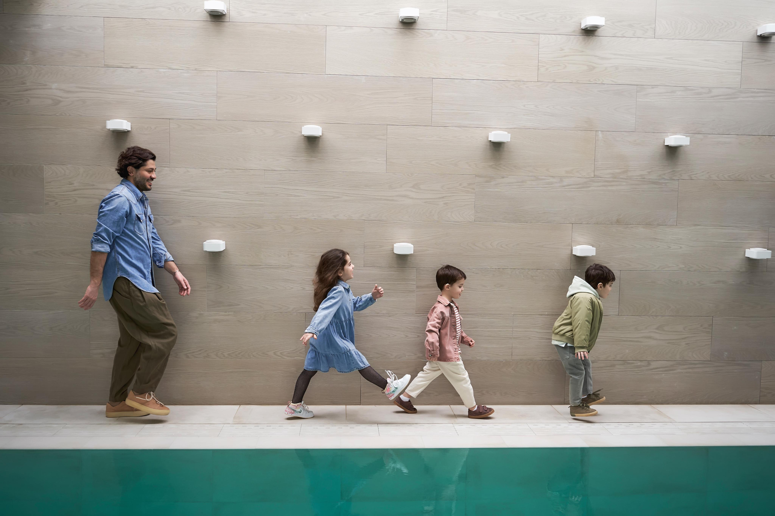 Самир Азарян и «три торнадо» Семейная фотосъёмка от Твинс Студио. ТВИНС СТУДИО — лучшие свадебные фотографы и видеографы в Краснодаре