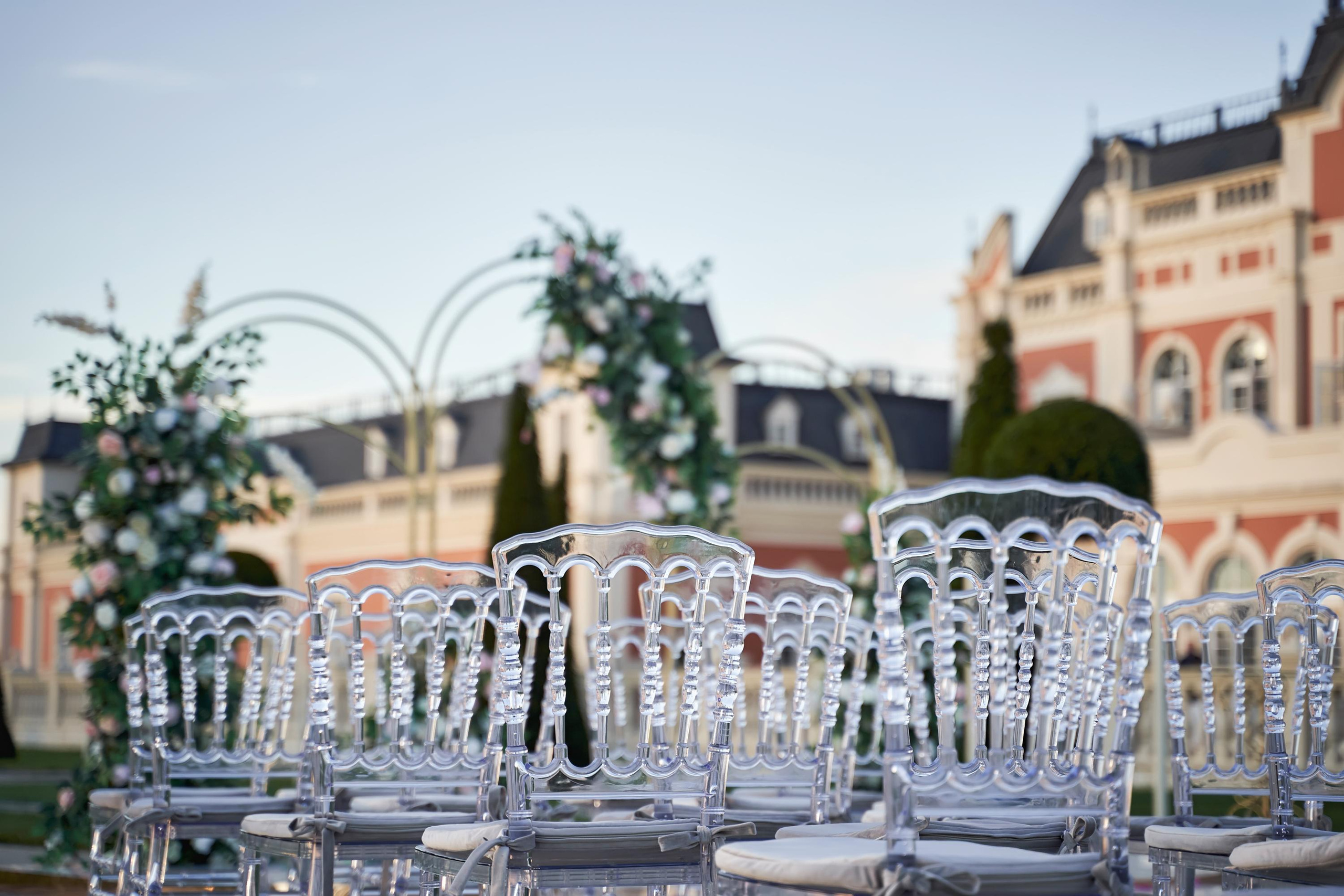 Красивая выездная регистрация в «Шато Де Талю» винодельня в Геленджике. ТВИНС СТУДИО — лучшие свадебные фотографы и видеографы в Краснодаре